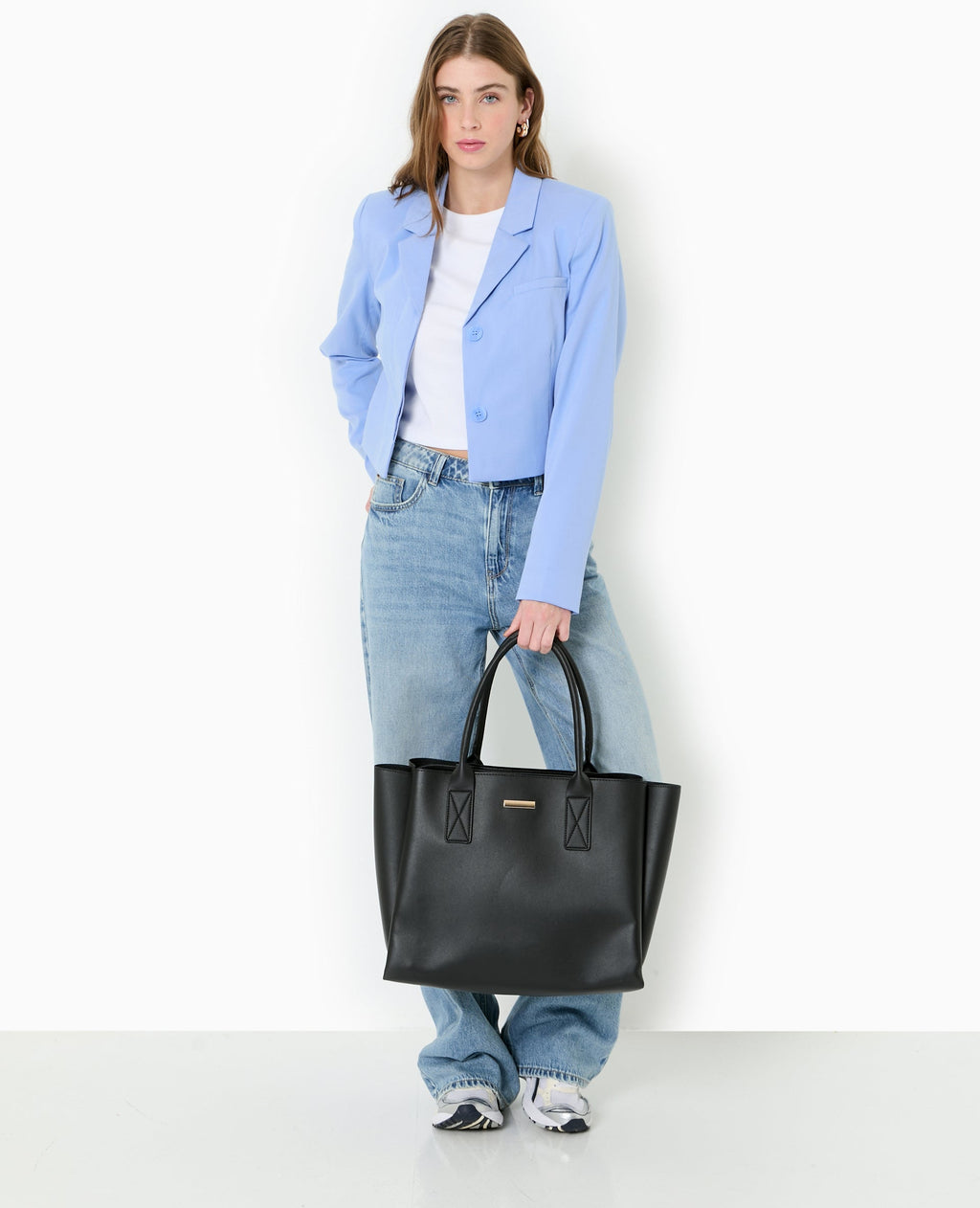 Veste courte avec boutons sous patte