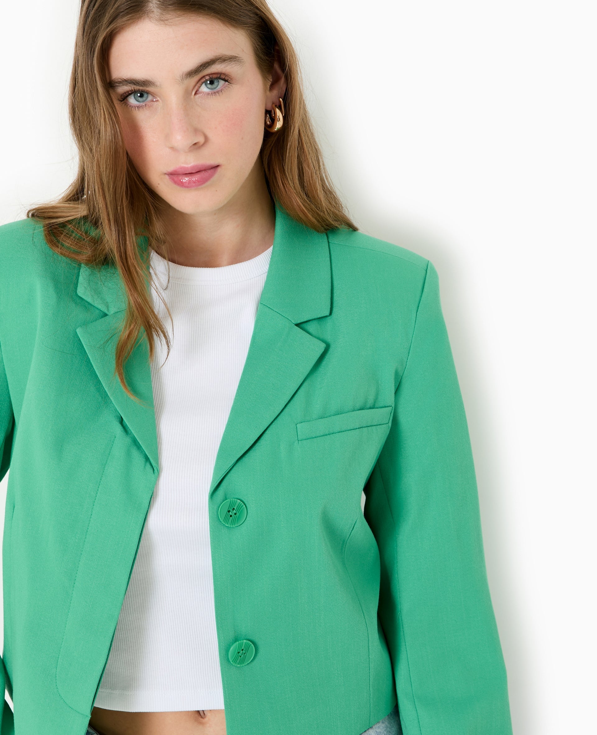 Veste courte avec boutons sous patte