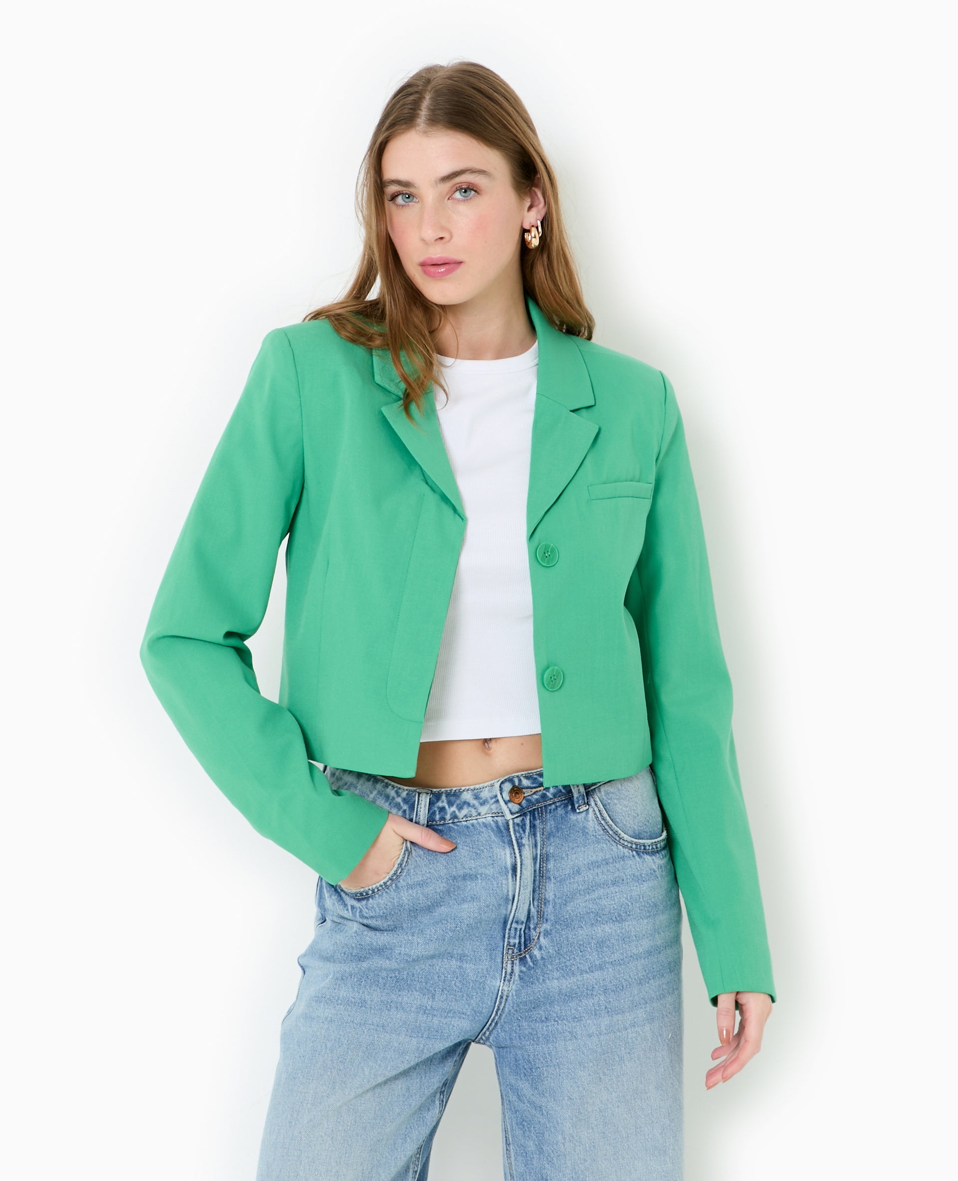 Veste courte avec boutons sous patte