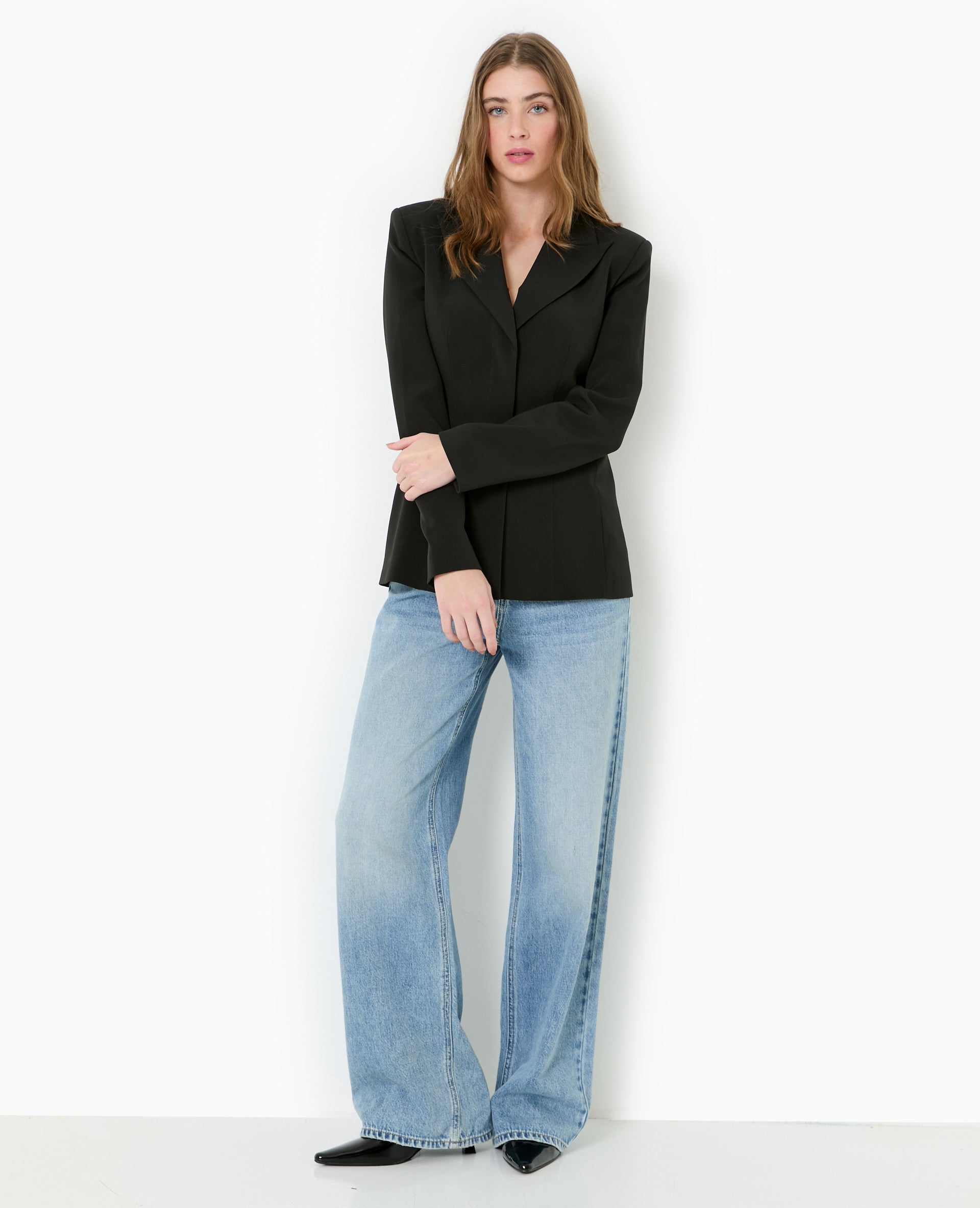 Veste blazer cintrée avec boutons pressions