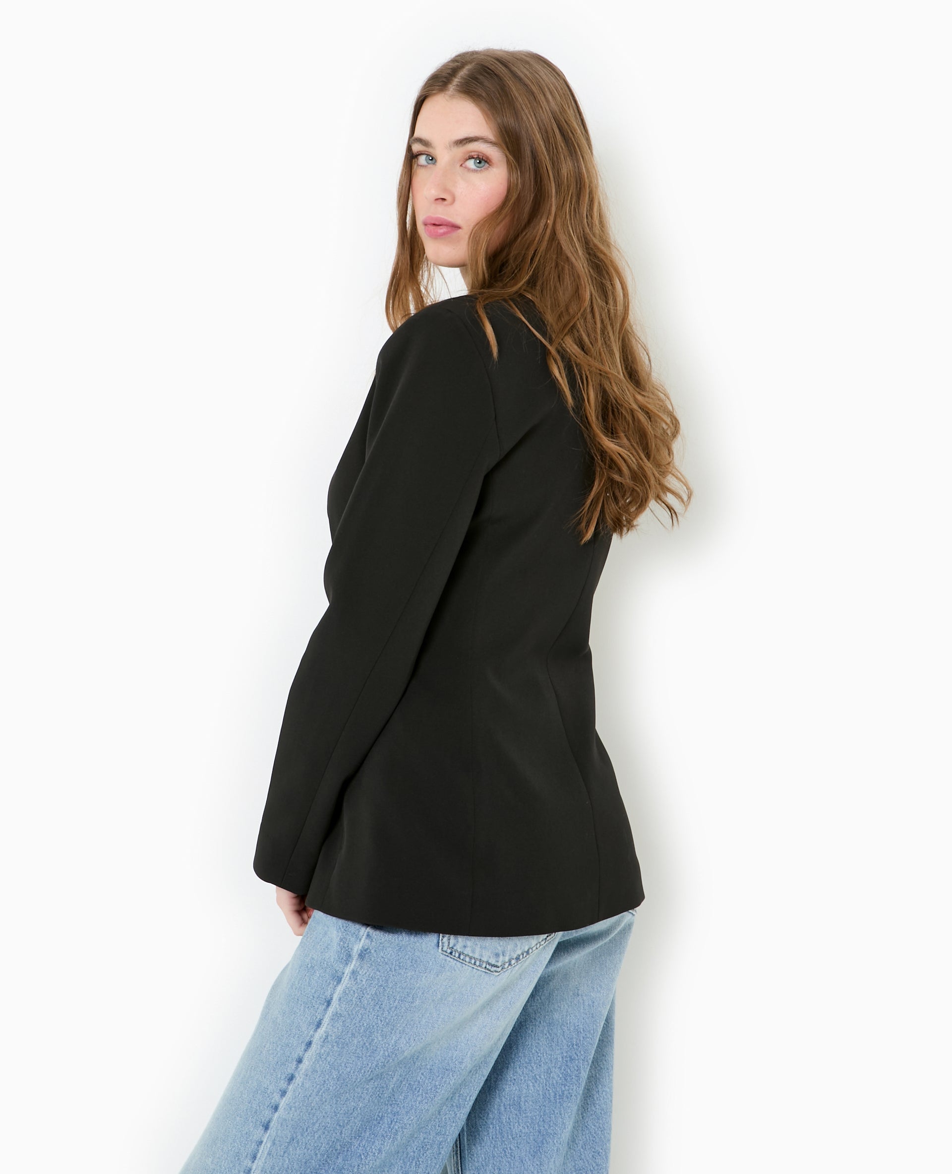 Veste blazer cintrée avec boutons pressions