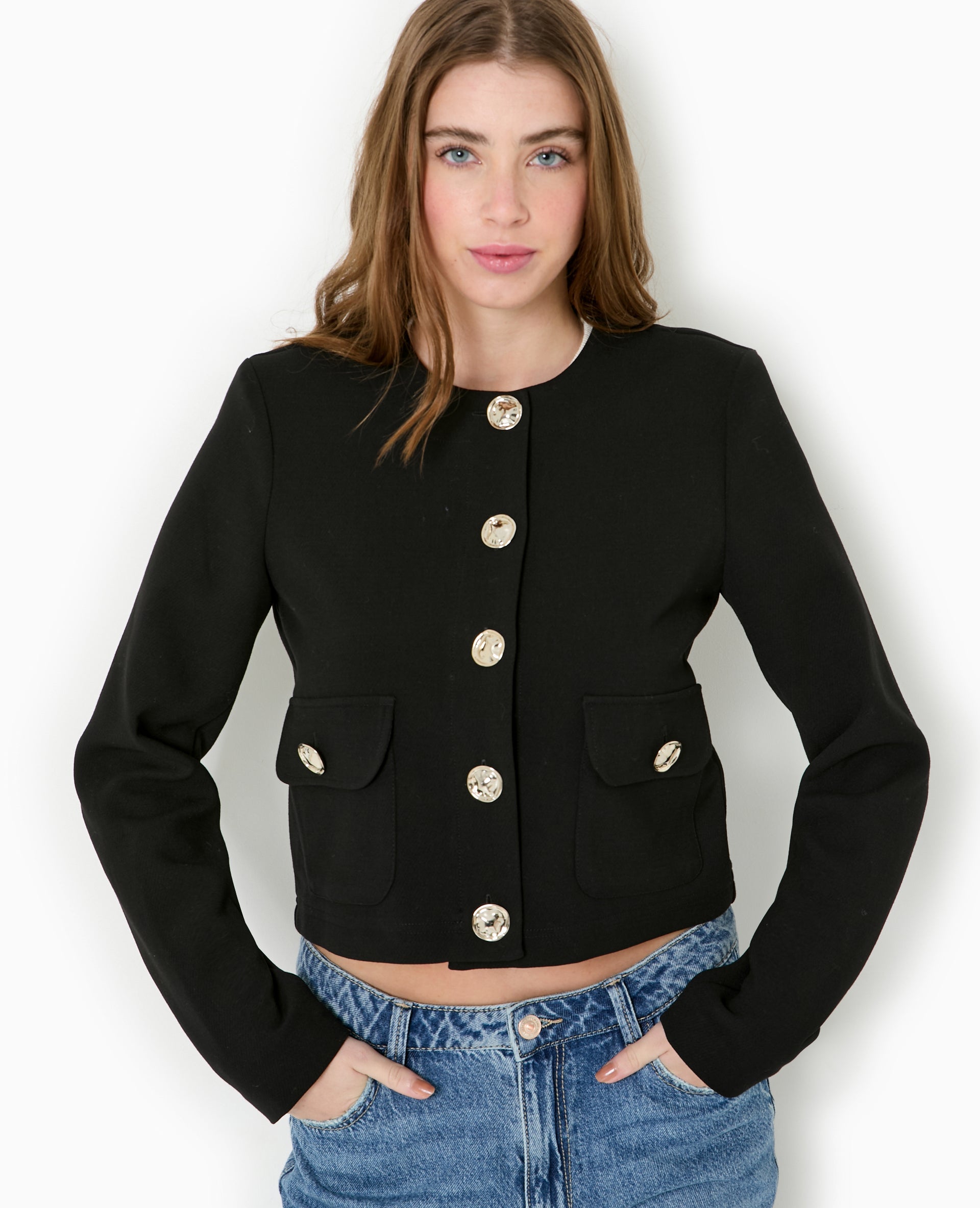Veste droite et courte avec boutons fantaisie