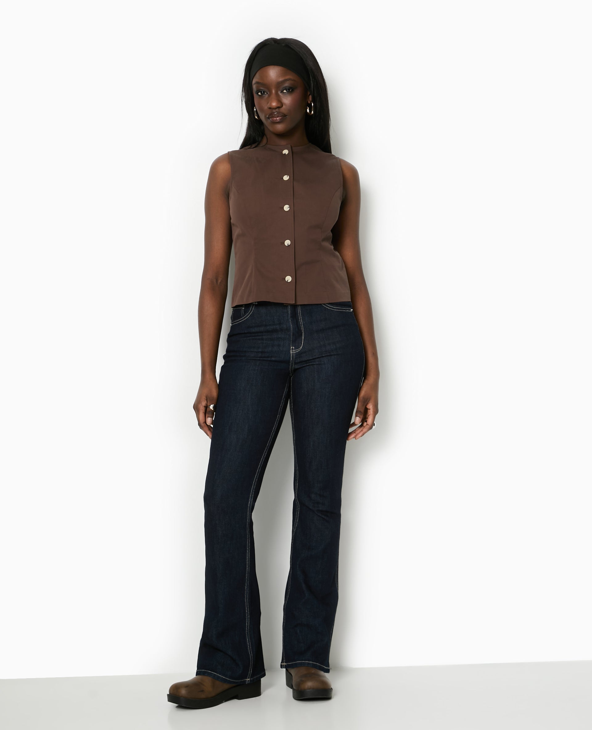 Veste sans manches avec boutons