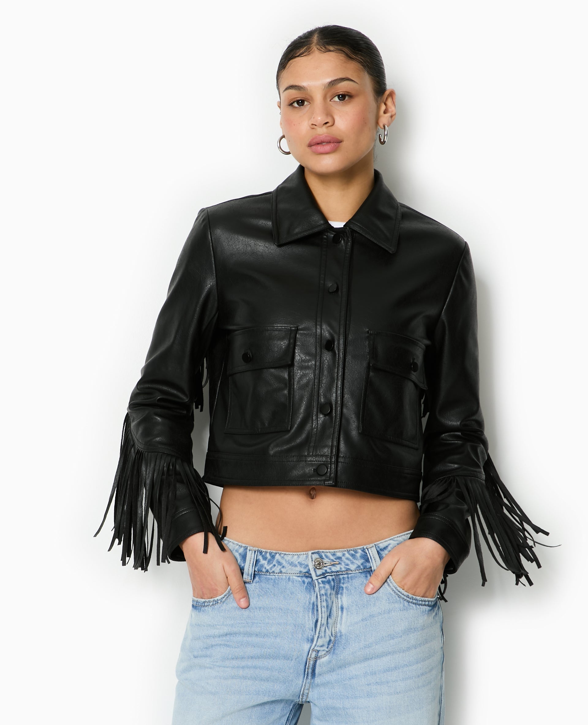 Veste courte en simili avec franges