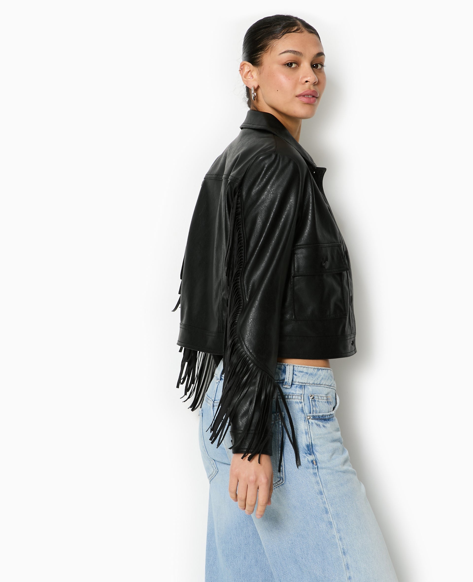 Veste courte en simili avec franges