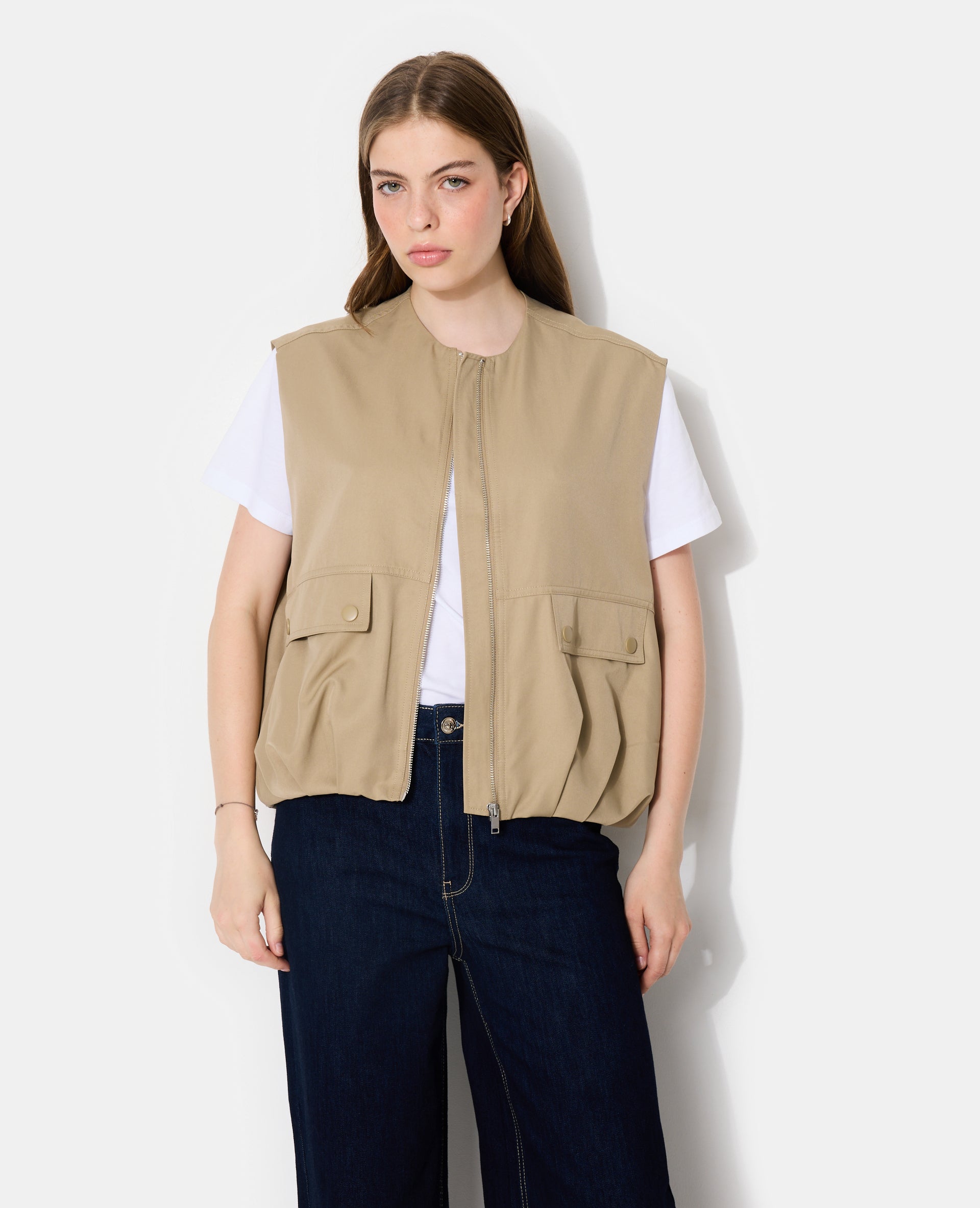 Blouson sans manches zippée avec effet bouffant