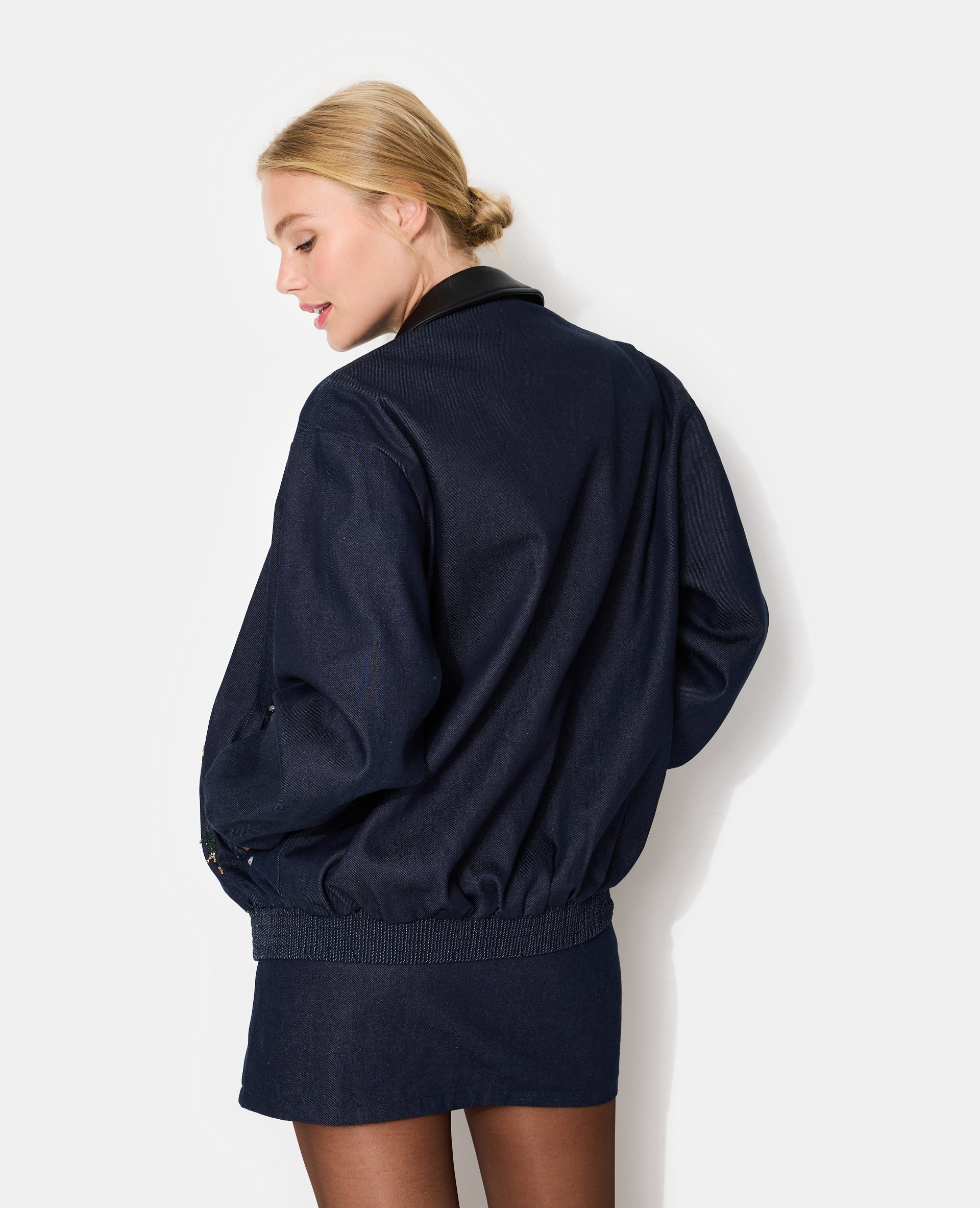 Veste oversize en jean avec fleurs en sequins