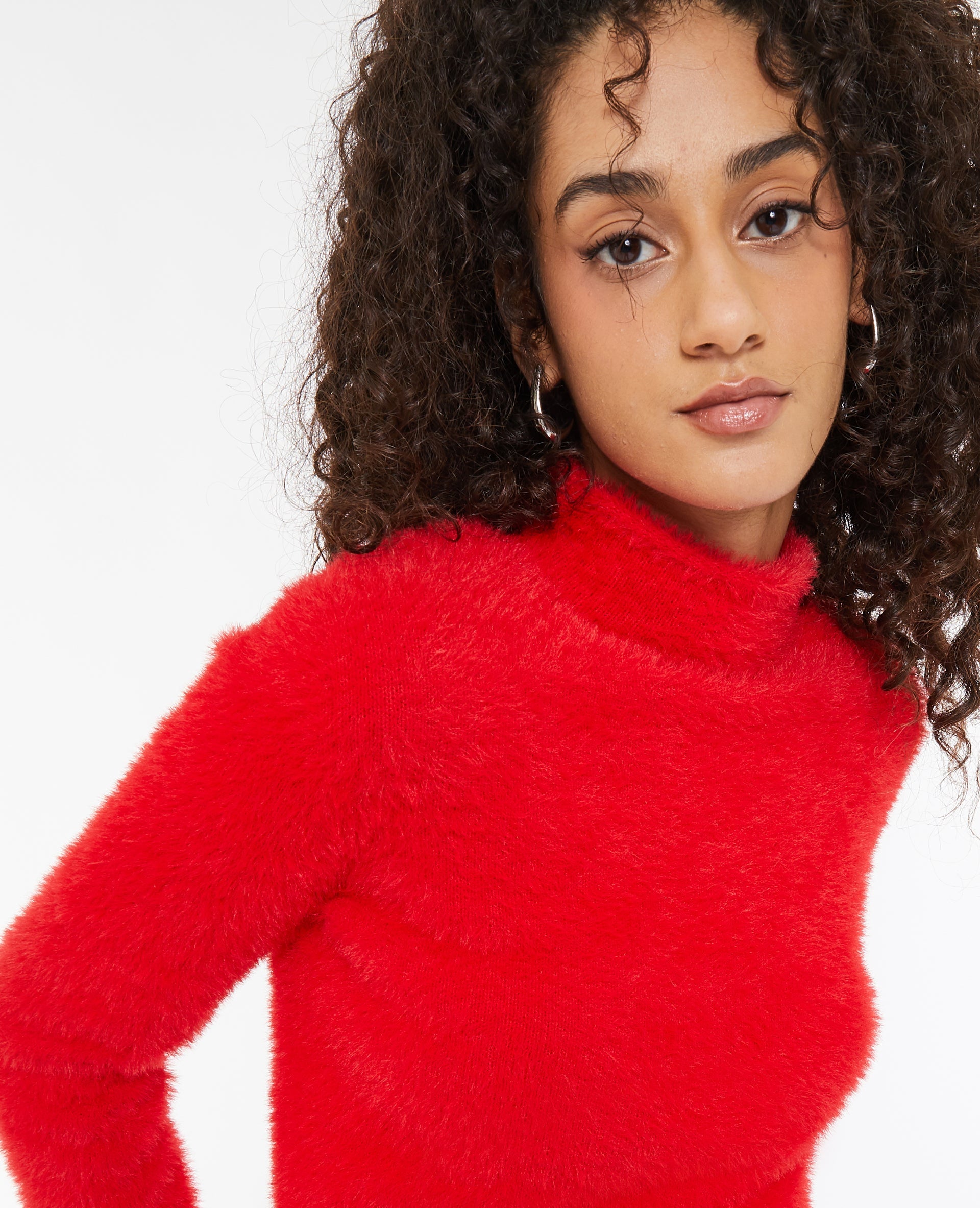 Pull cropped en maille fluffy et poilue