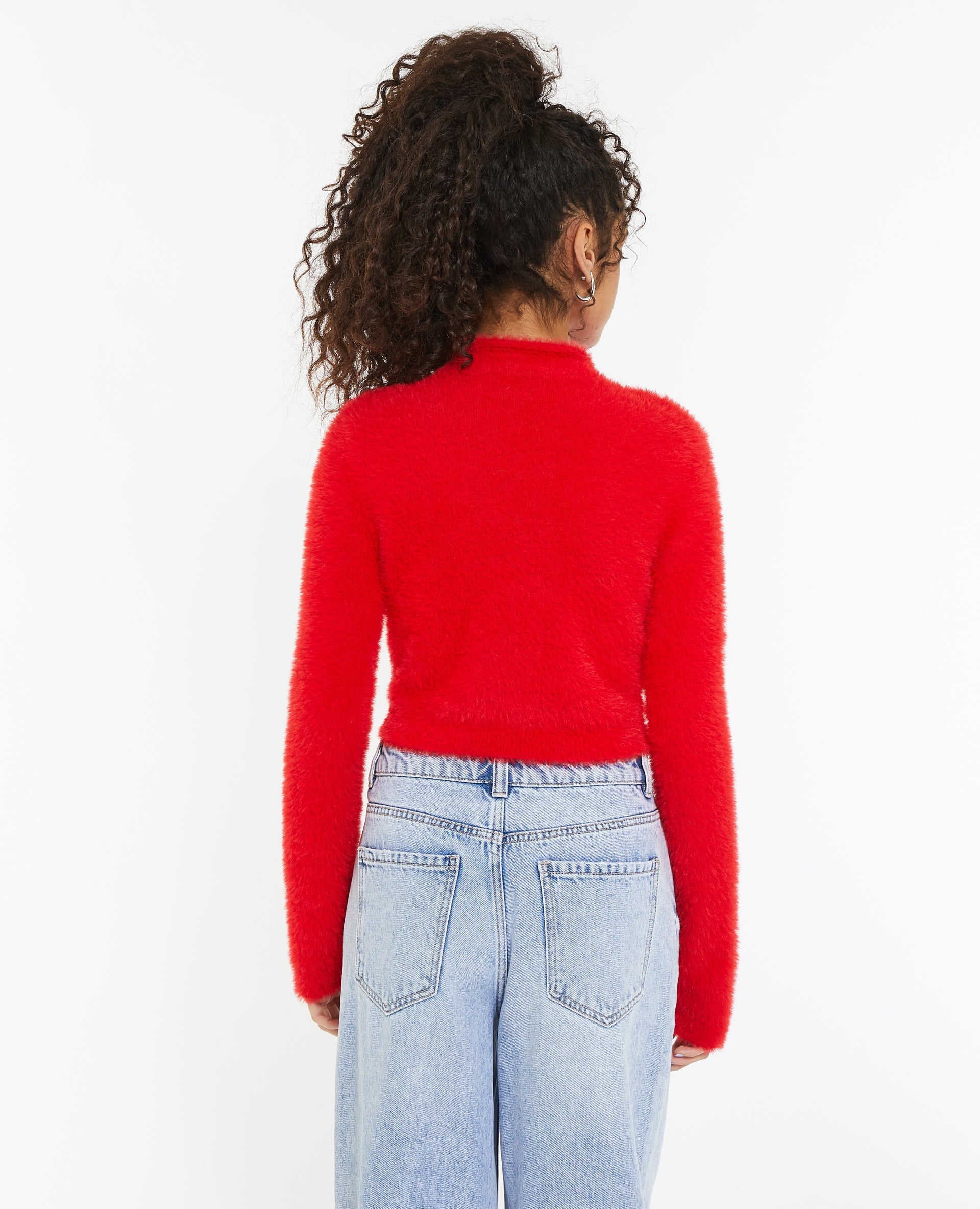 Pull cropped en maille fluffy et poilue