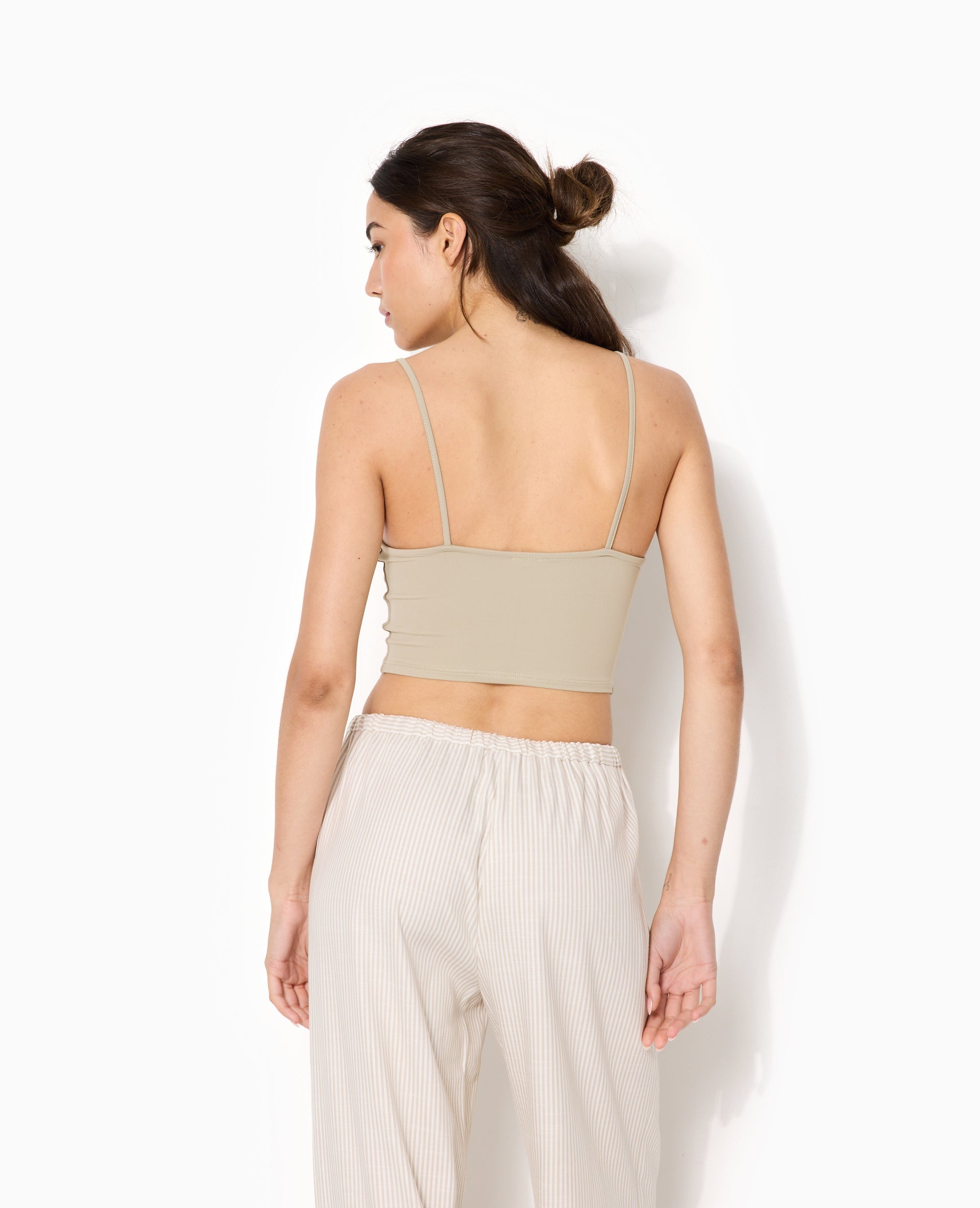 Brassière à fines bretelles