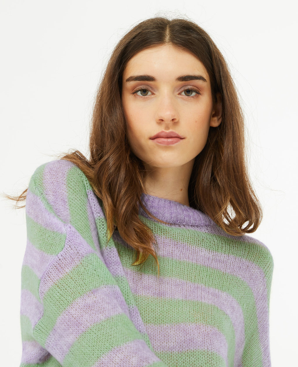 Pull en maille légère rayée