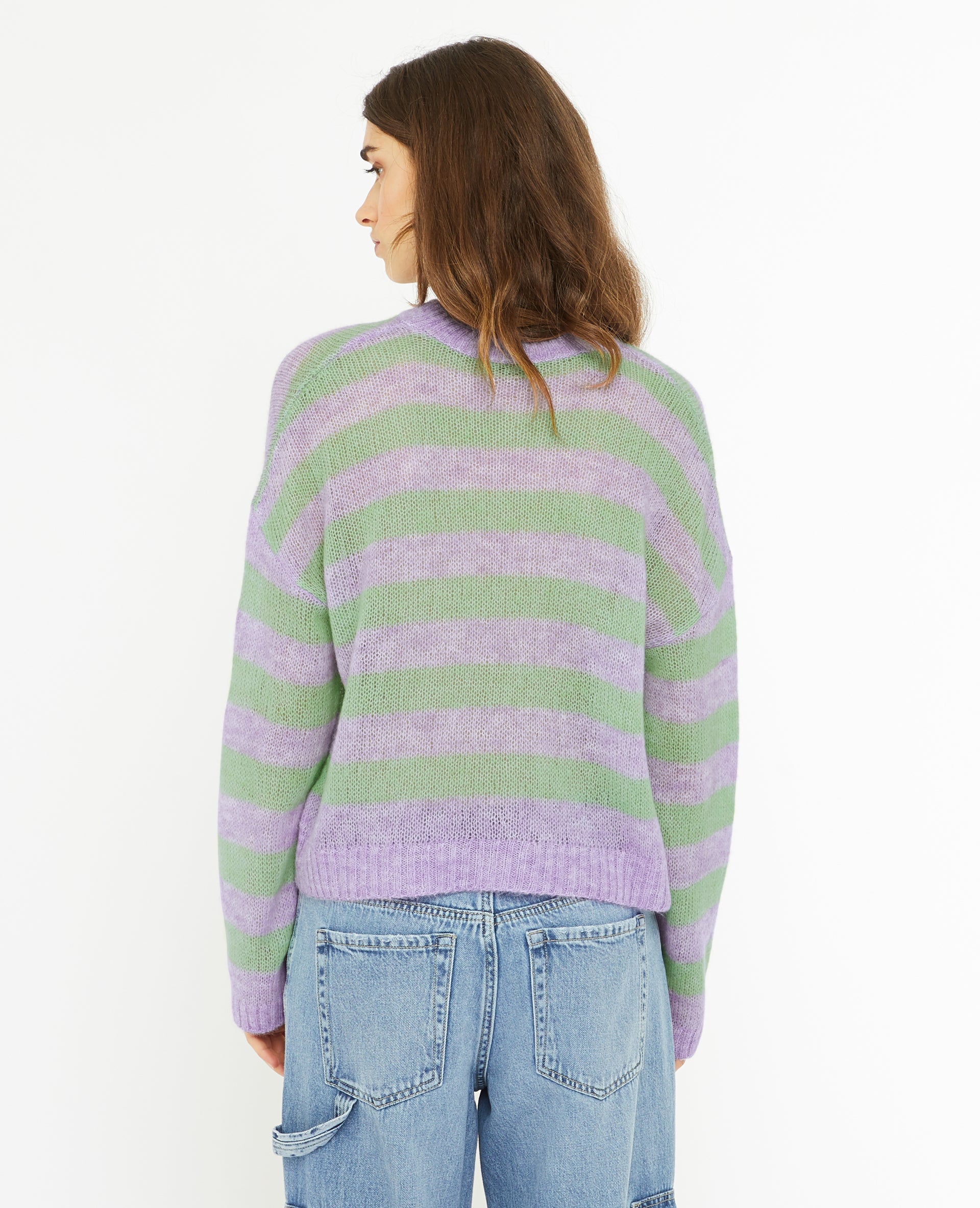 Pull en maille légère rayée