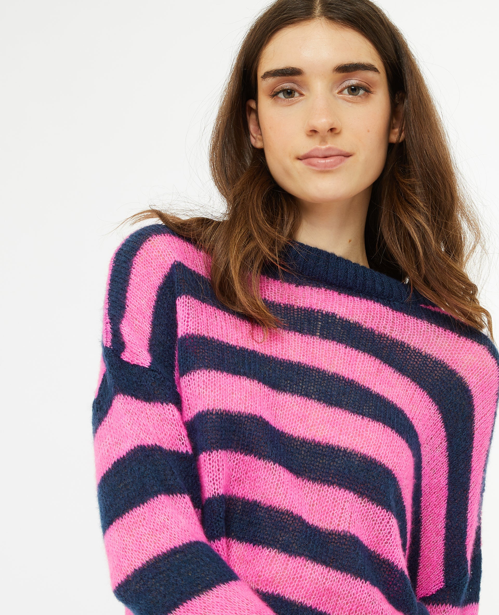 Pull en maille légère rayée