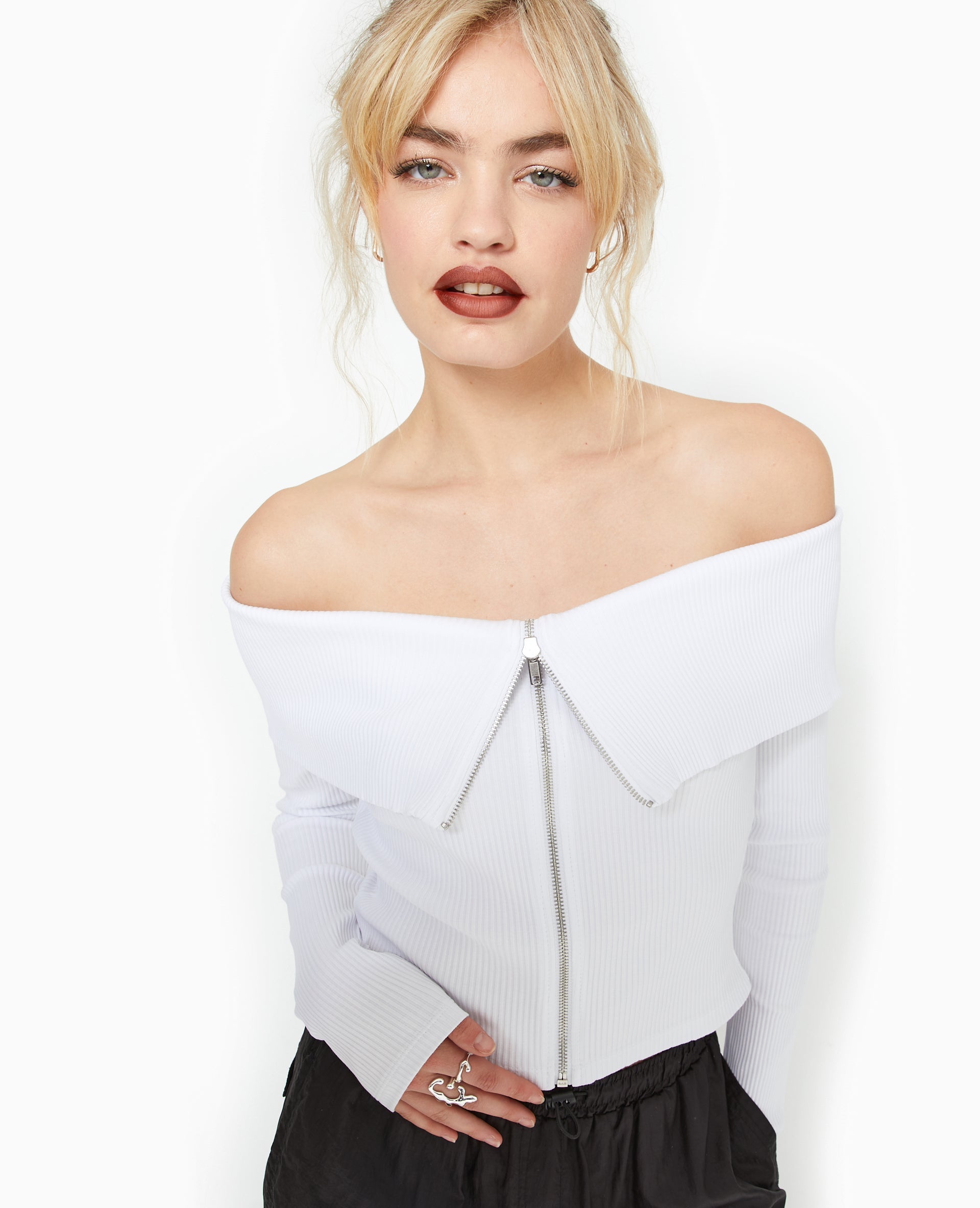 Top zippé encolure Bardot