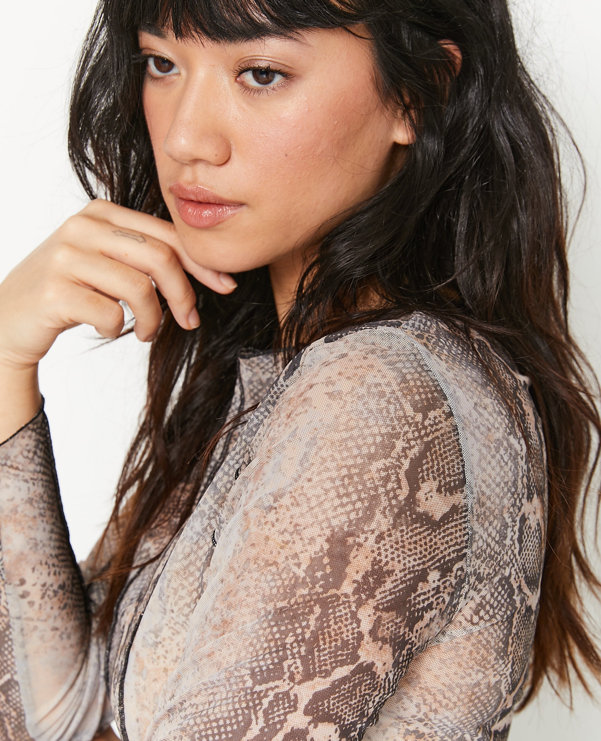 Top manches longues en tulle motif python