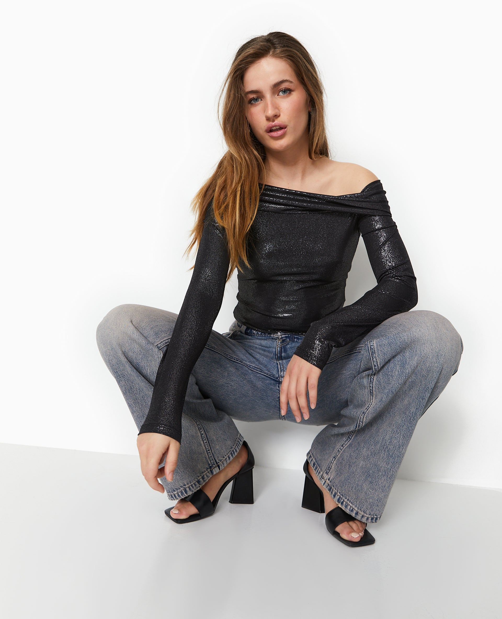 Top encolure Bardot avec paillettes