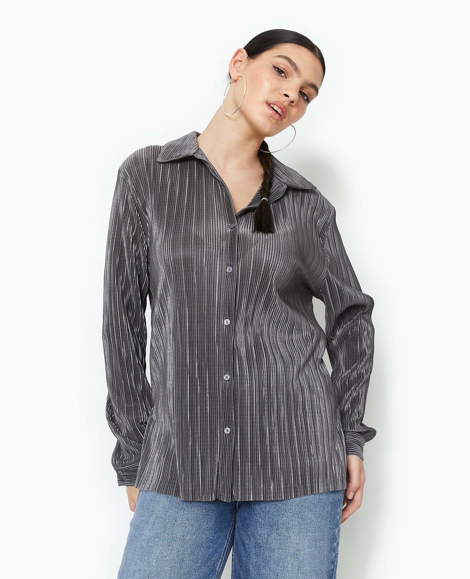 Chemise oversize en tissu plissé et satiné