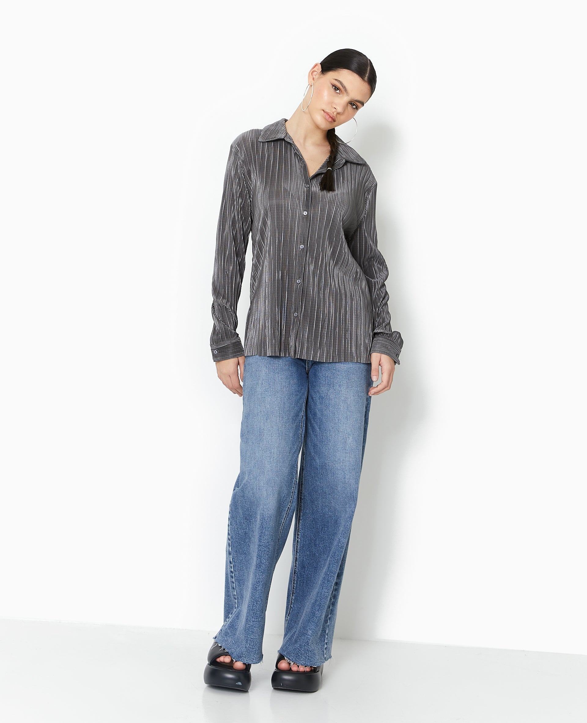 Chemise oversize en tissu plissé et satiné