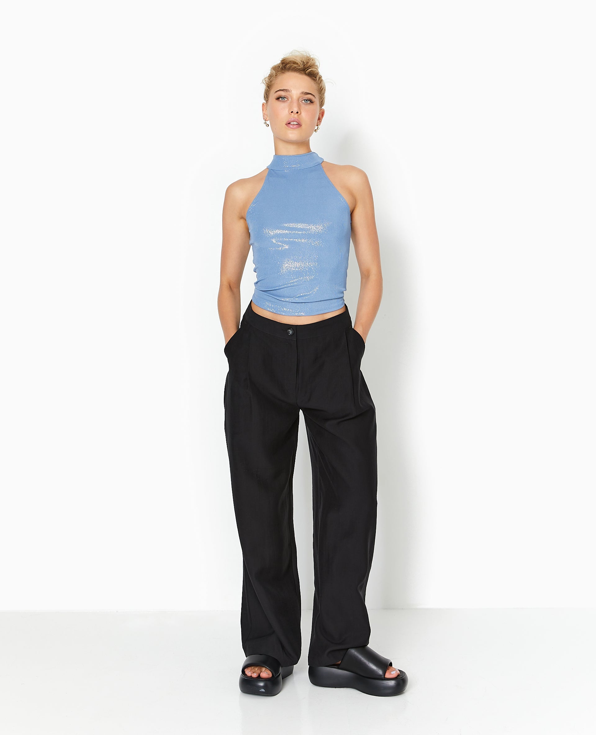 Top sans manches col montant avec lurex