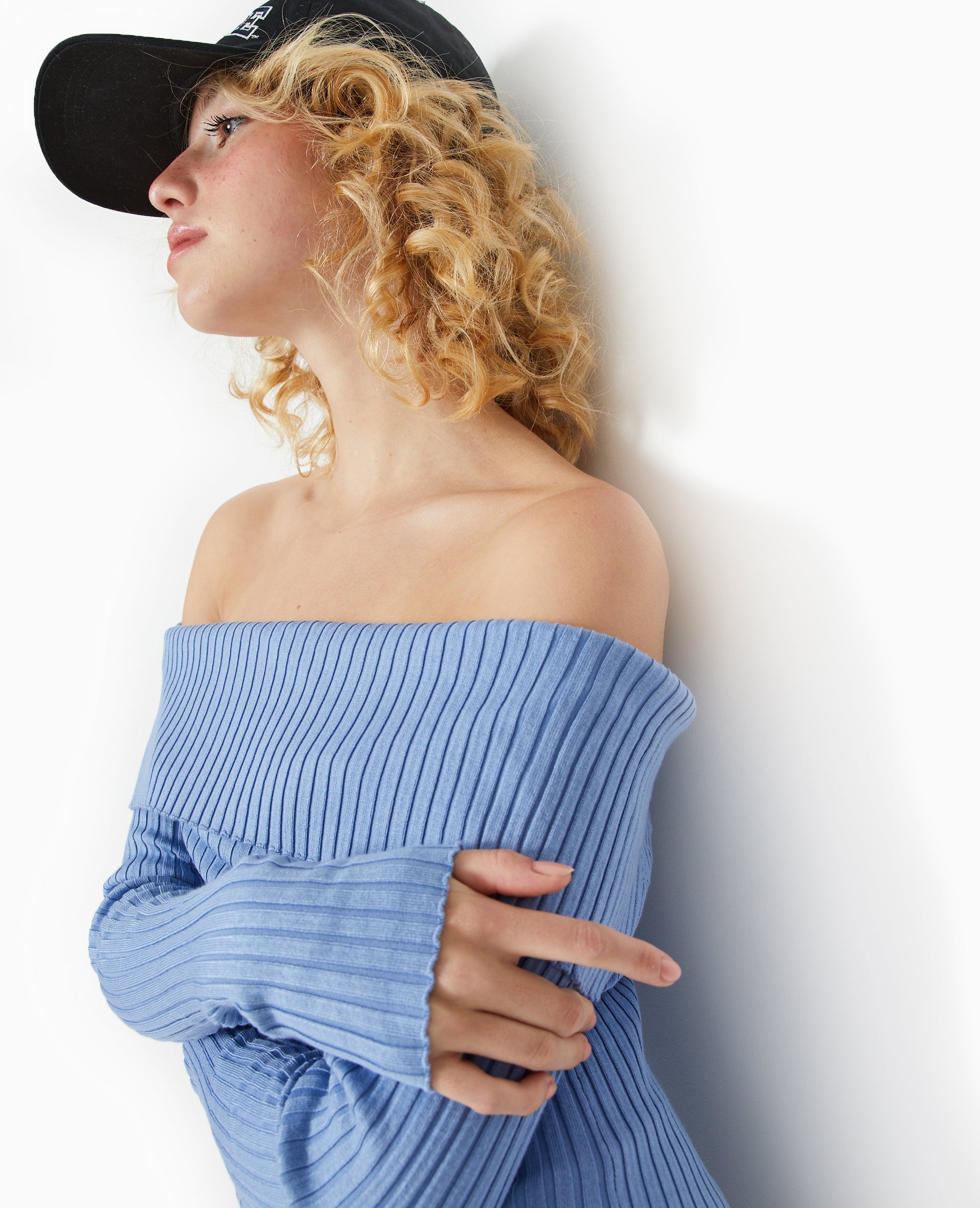 Pull maille côtelée encolure Bardot