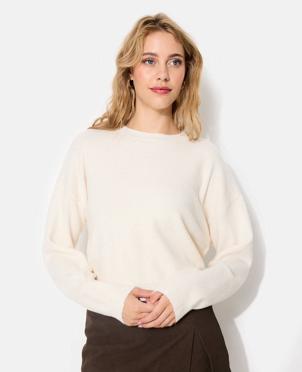 Pull court avec encolure ronde