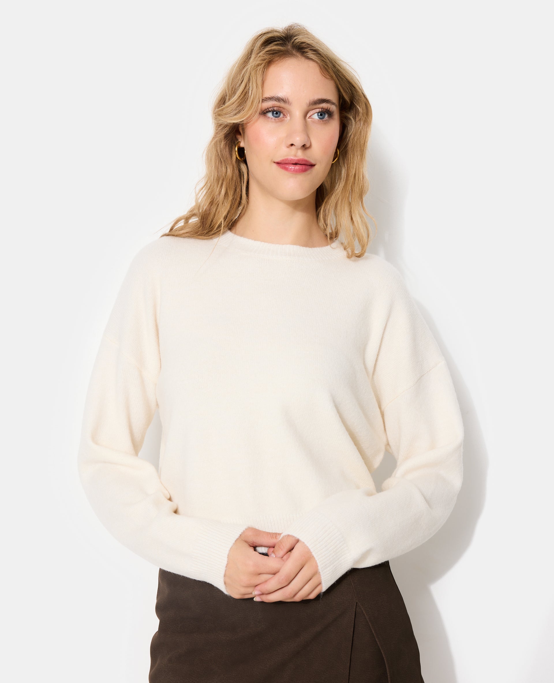 Pull court avec encolure ronde