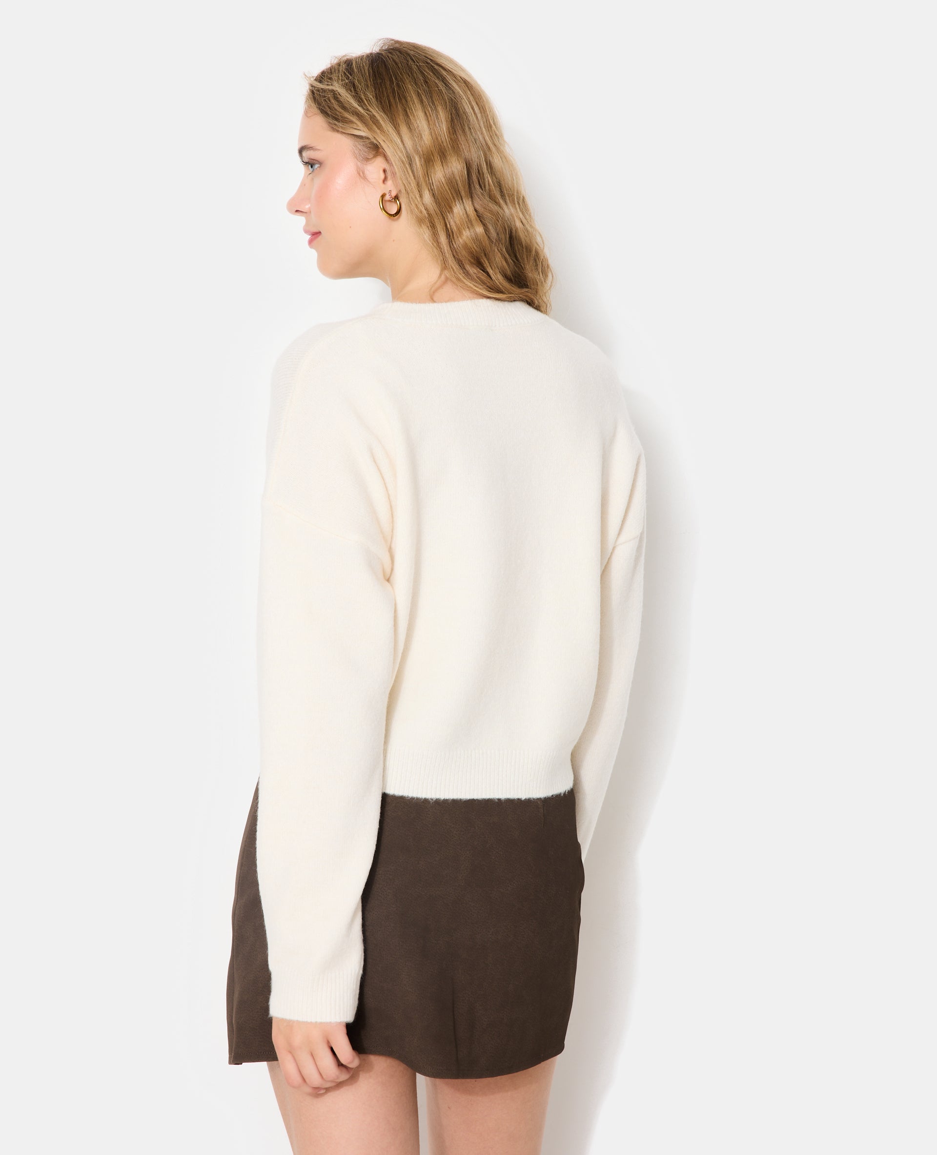Pull court avec encolure ronde