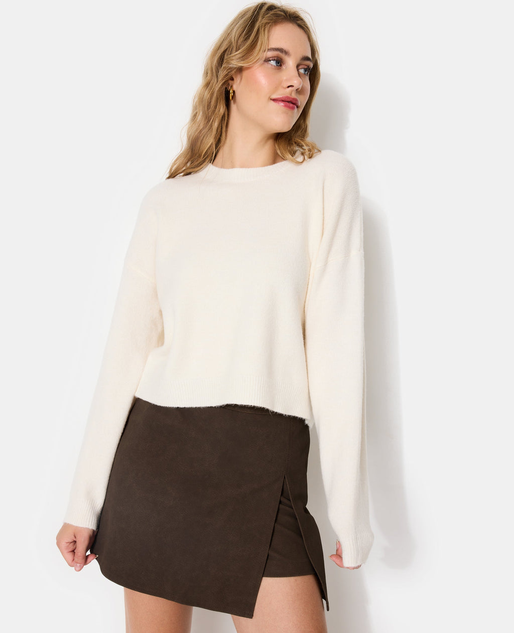 Pull court avec encolure ronde