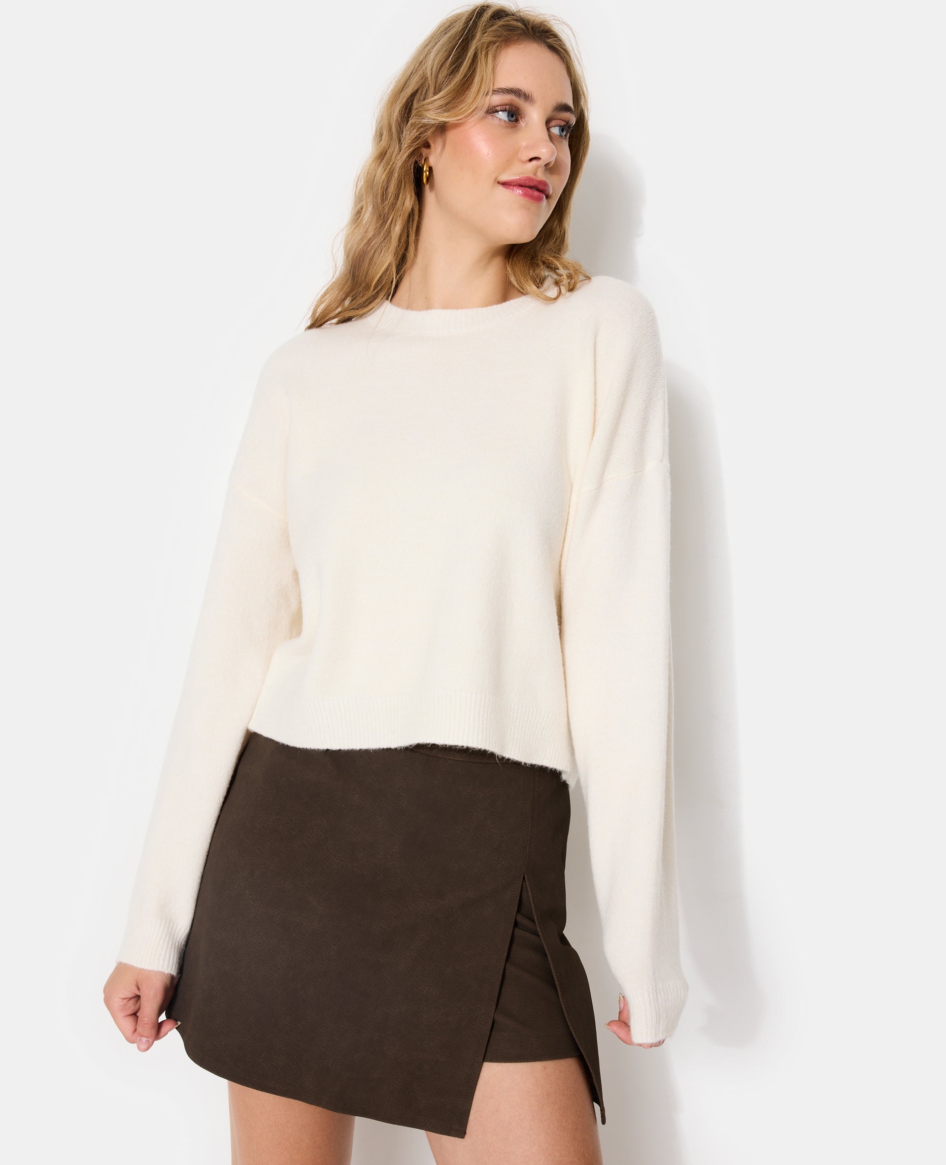 Pull court avec encolure ronde