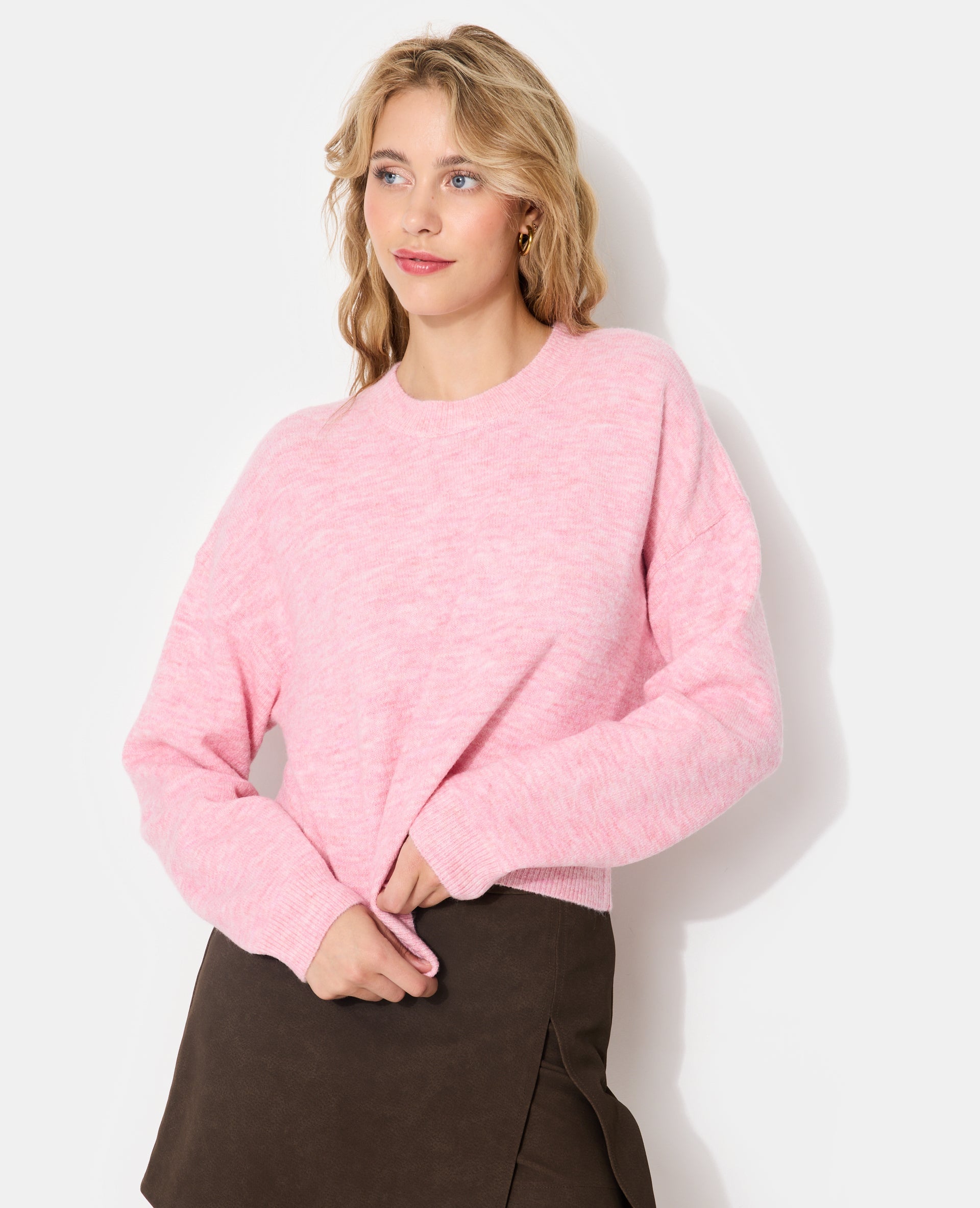 Pull court avec encolure ronde