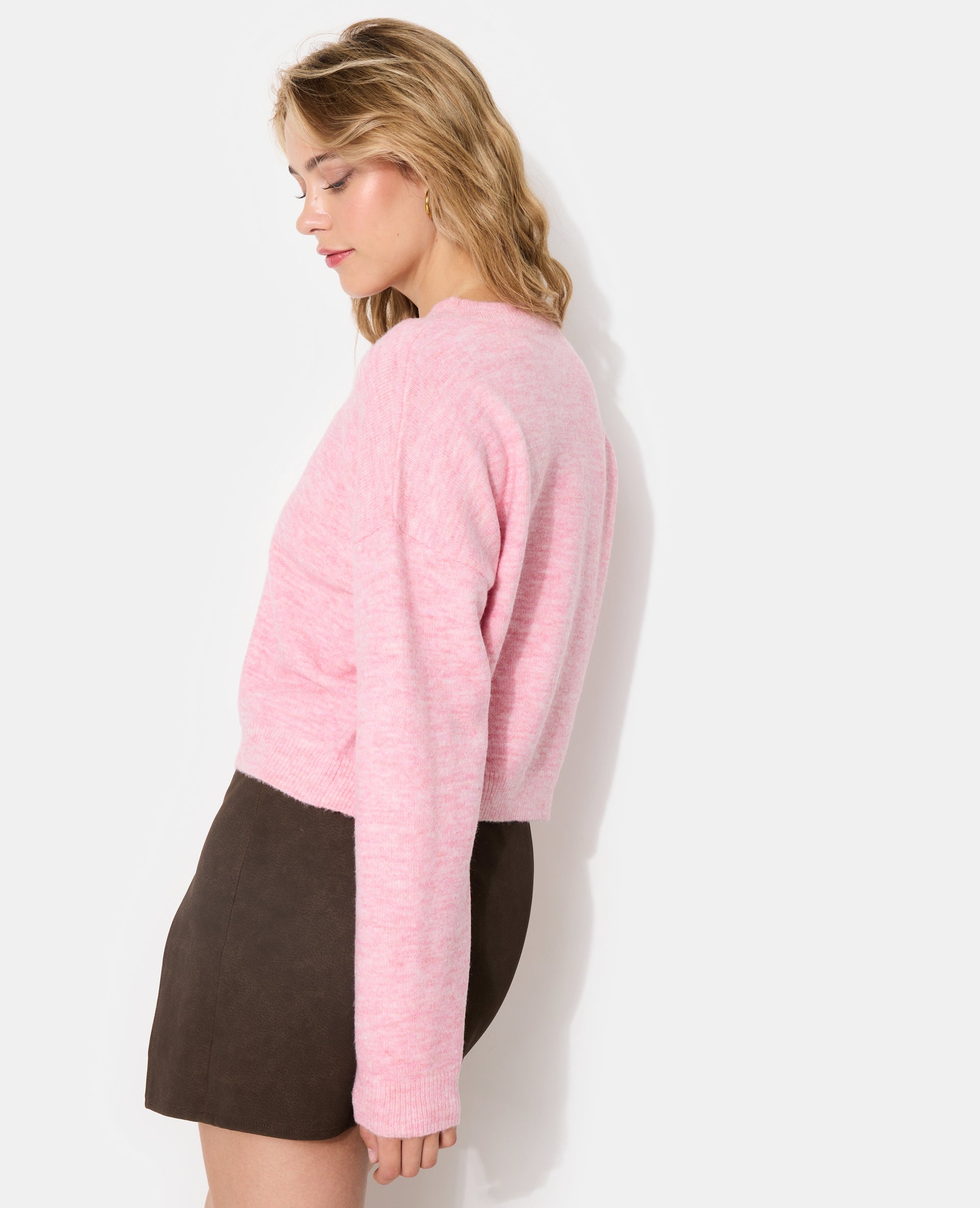 Pull court avec encolure ronde