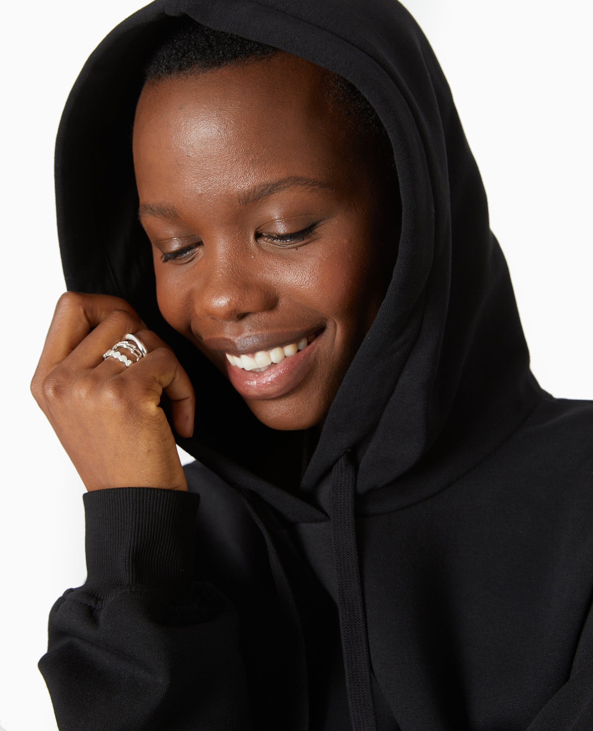 Sweat capuche avec poche devant