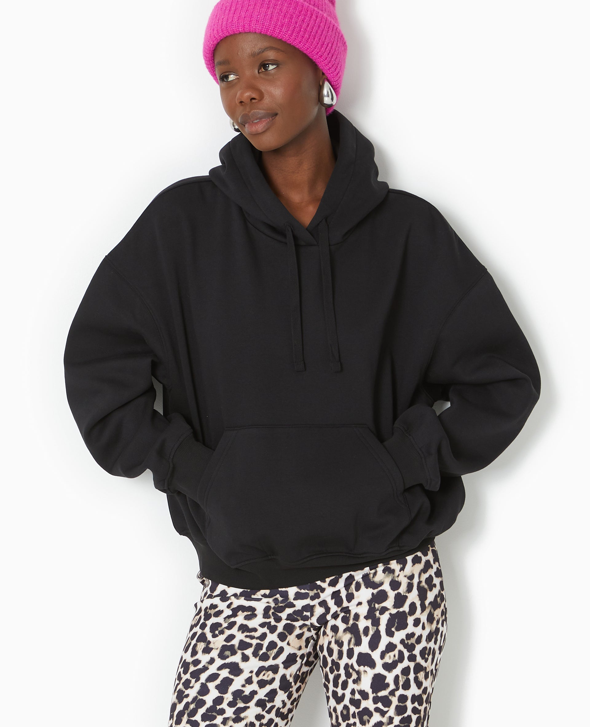 Sweat capuche avec poche devant