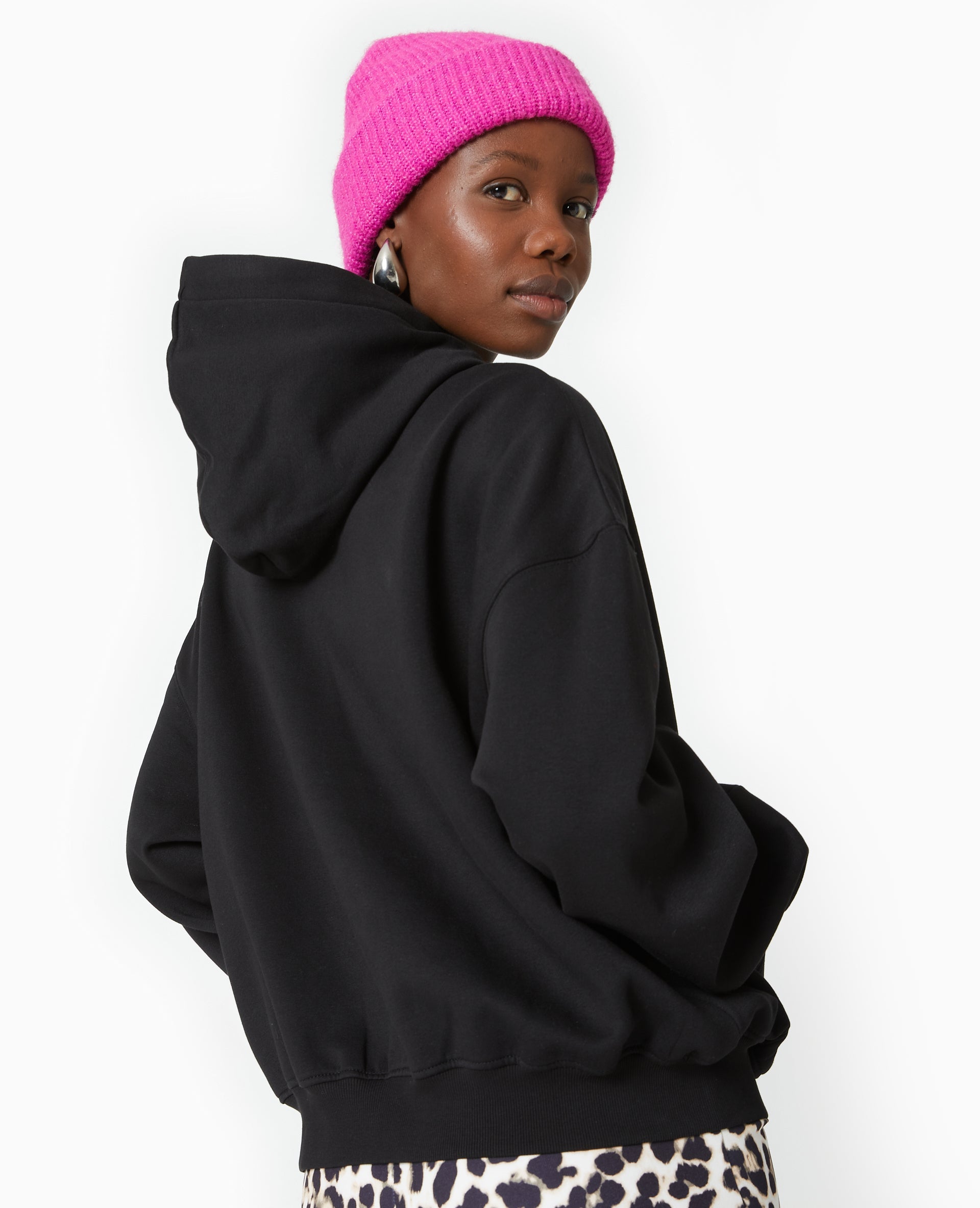 Sweat capuche avec poche devant