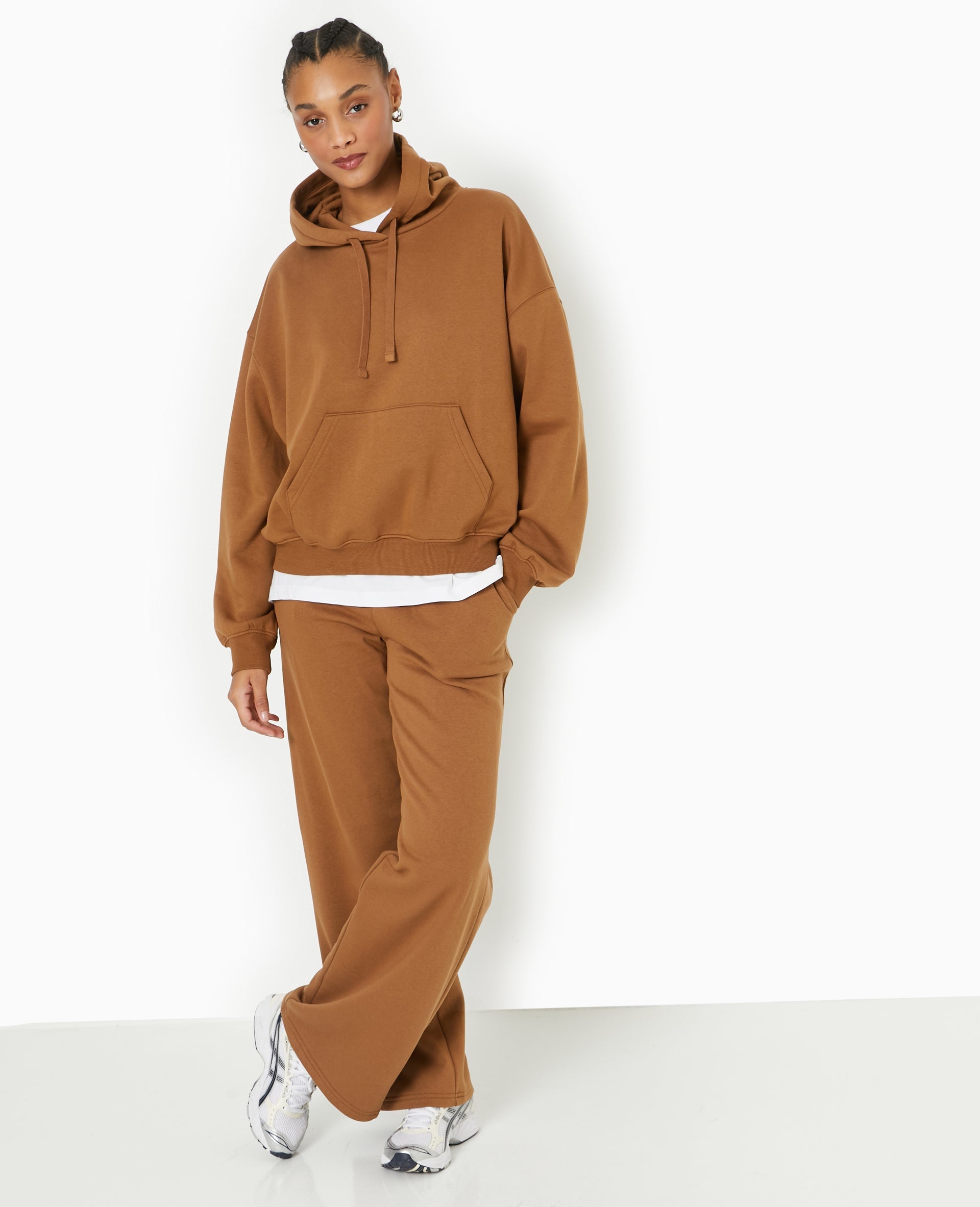 Sweat capuche avec poche devant