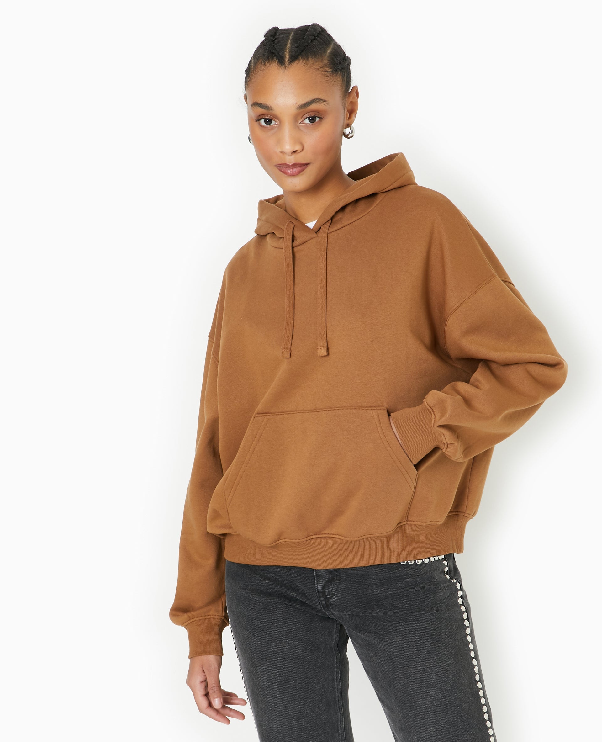 Sweat capuche avec poche devant