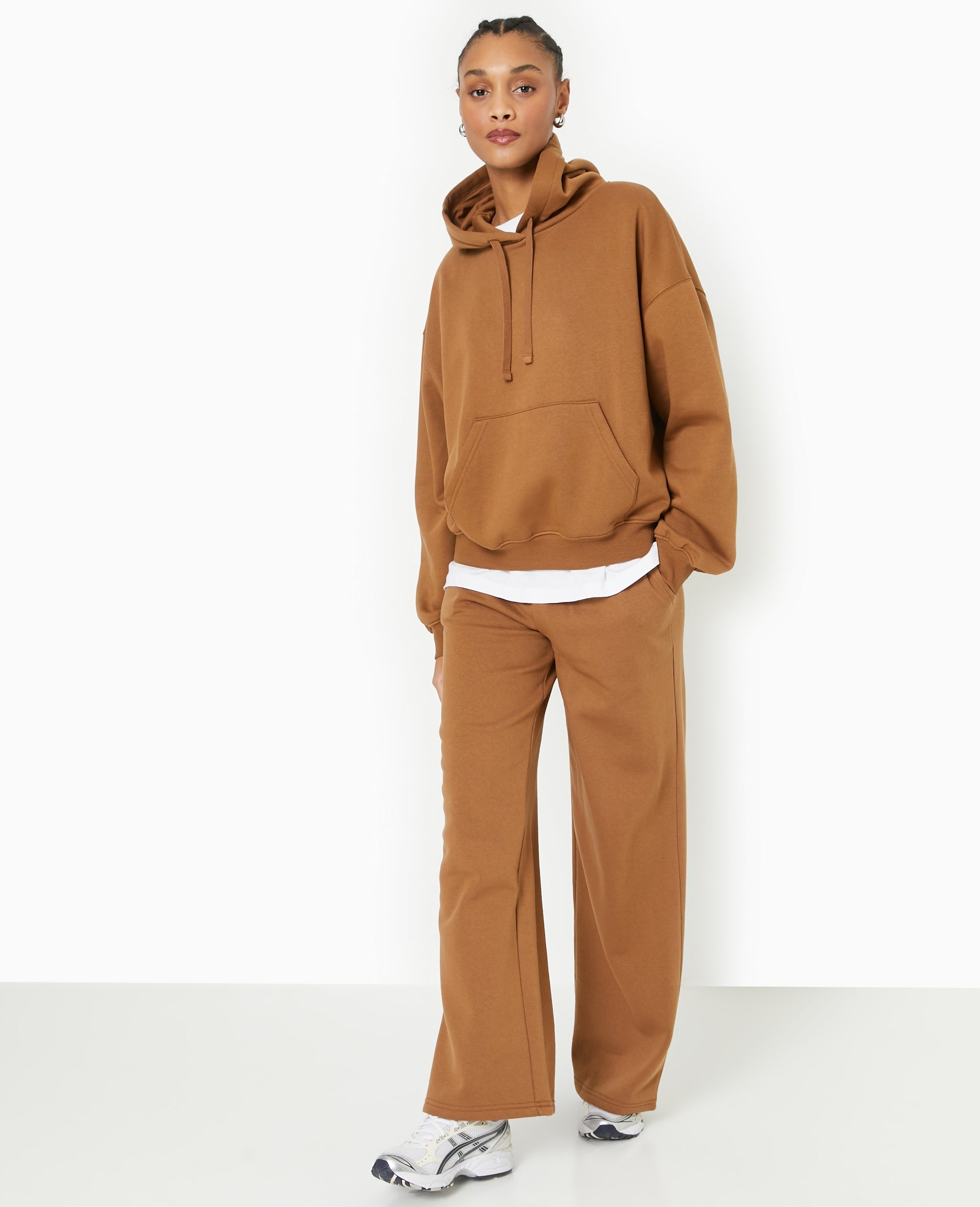 Sweat capuche avec poche devant