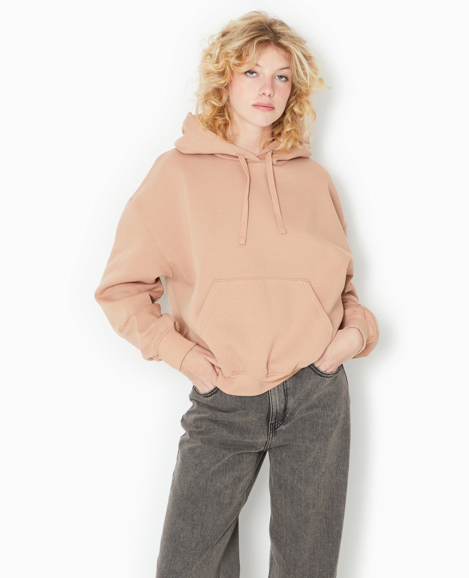 Sweat capuche avec poche devant