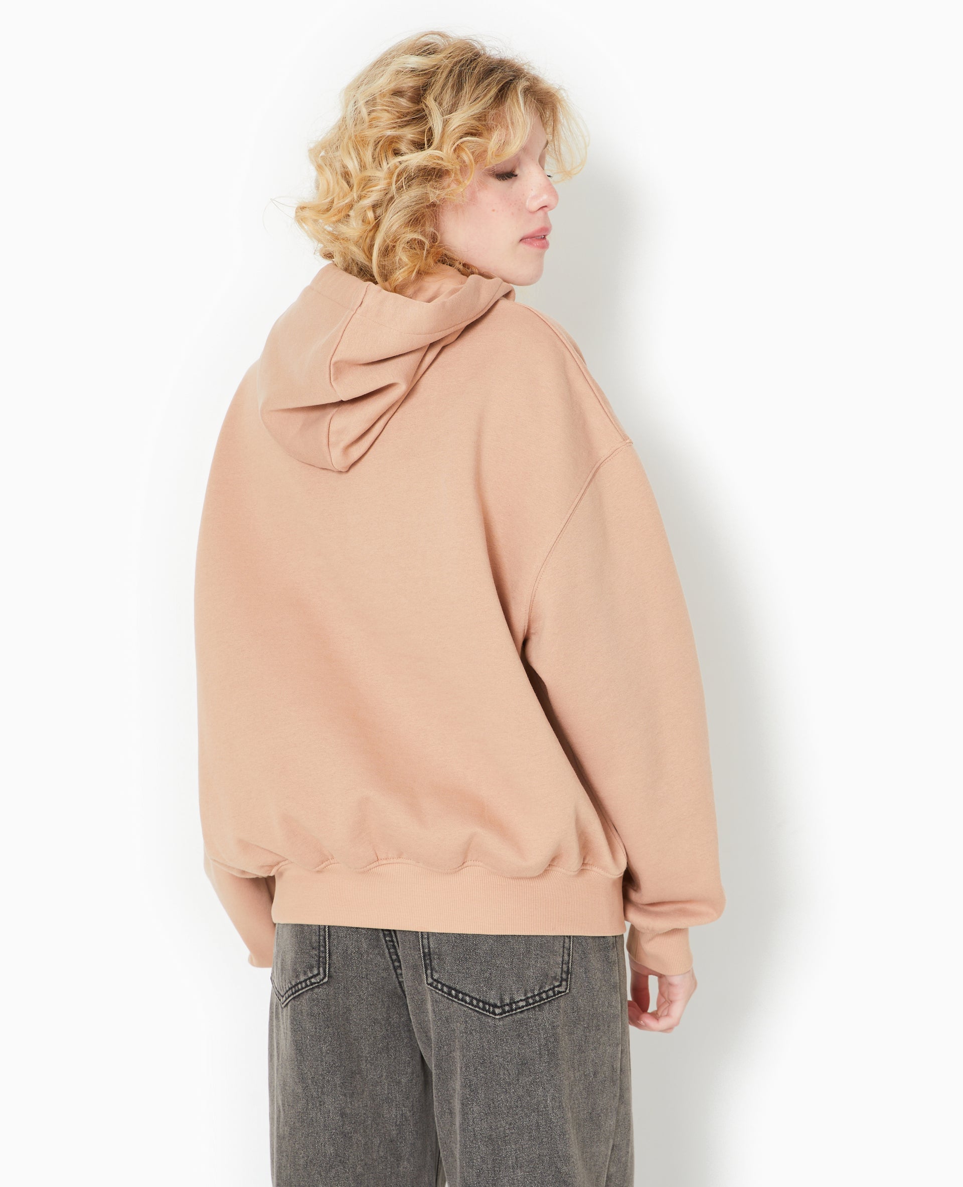 Sweat capuche avec poche devant