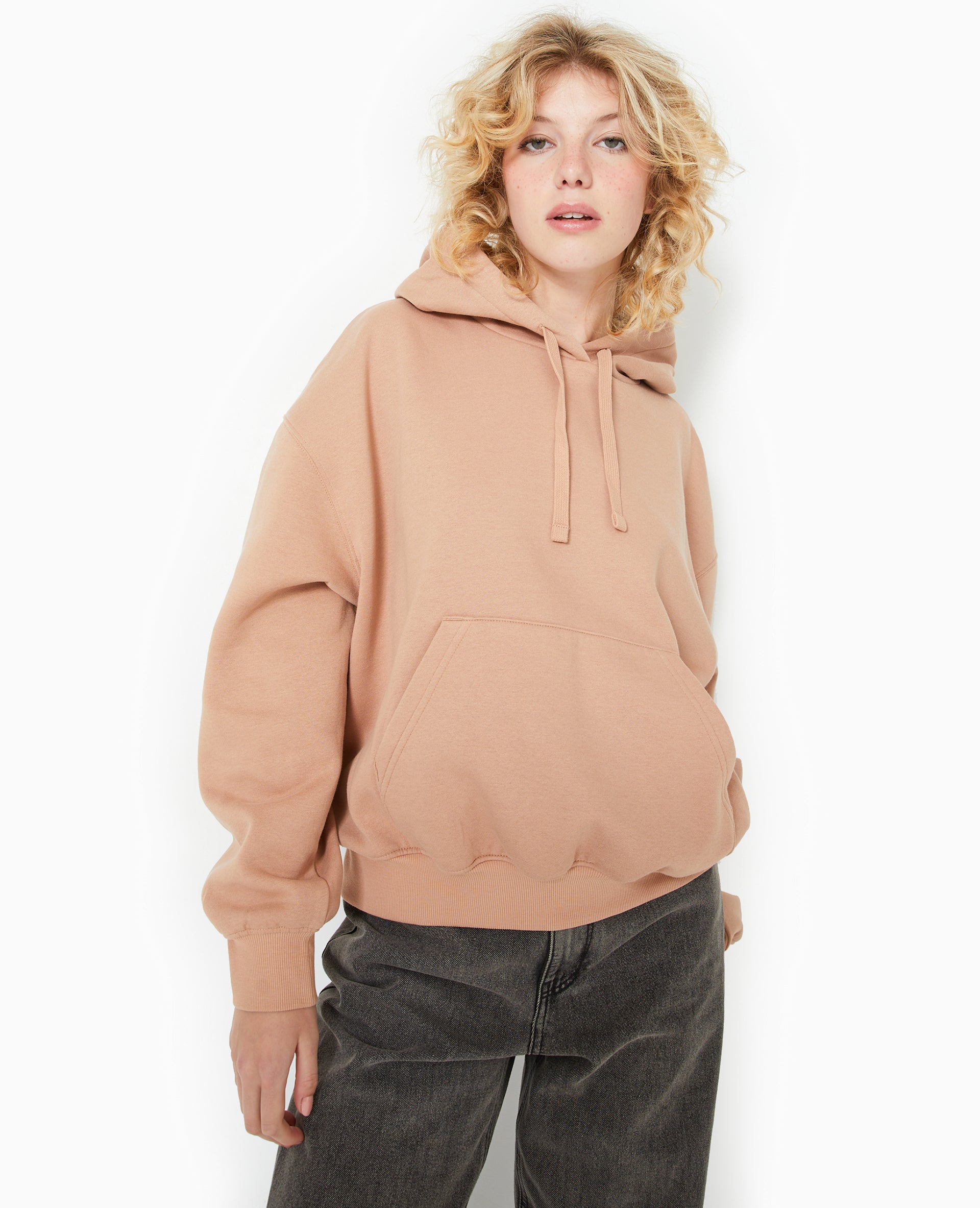 Sweat capuche avec poche devant