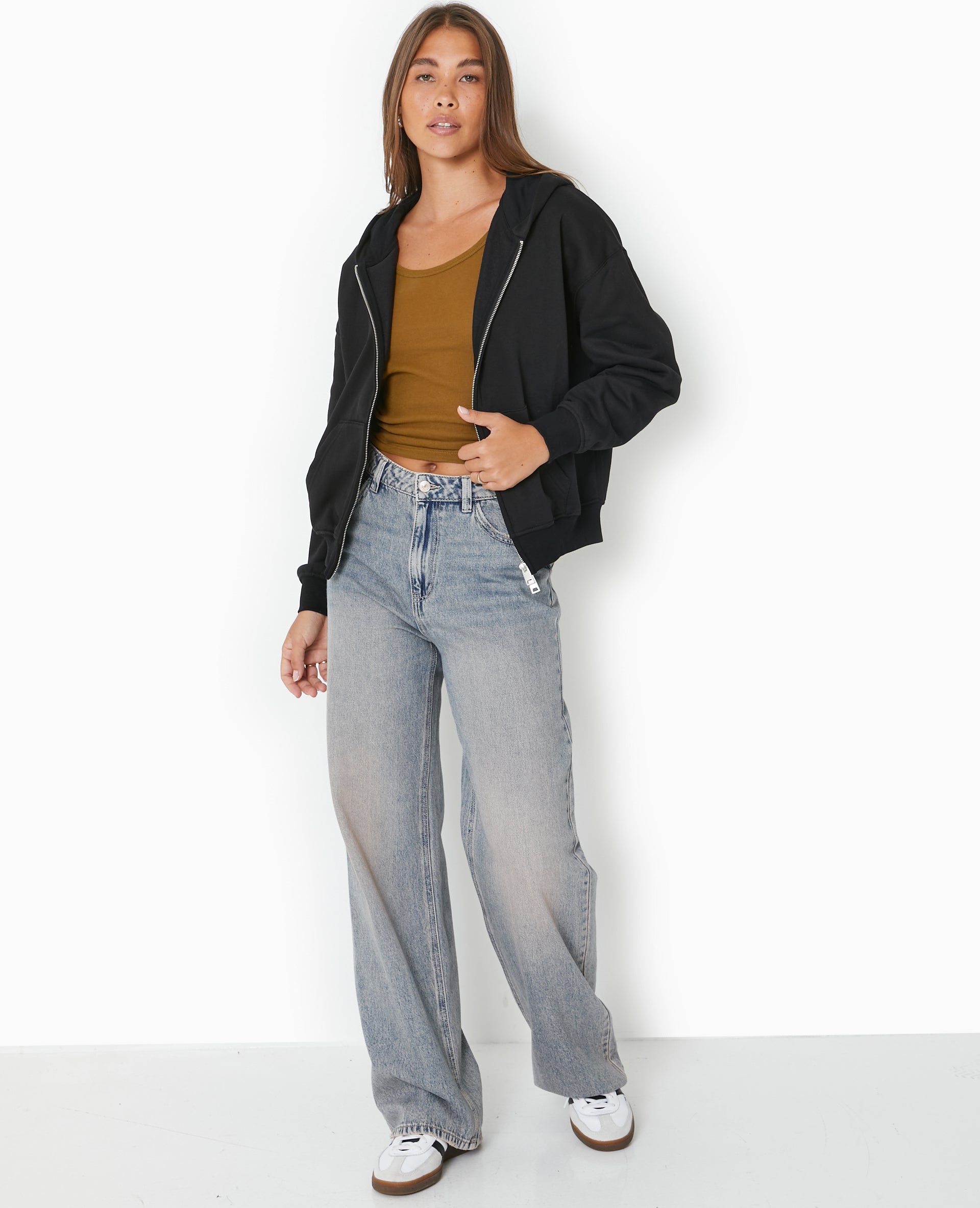 Sweat zippé avec capuche
