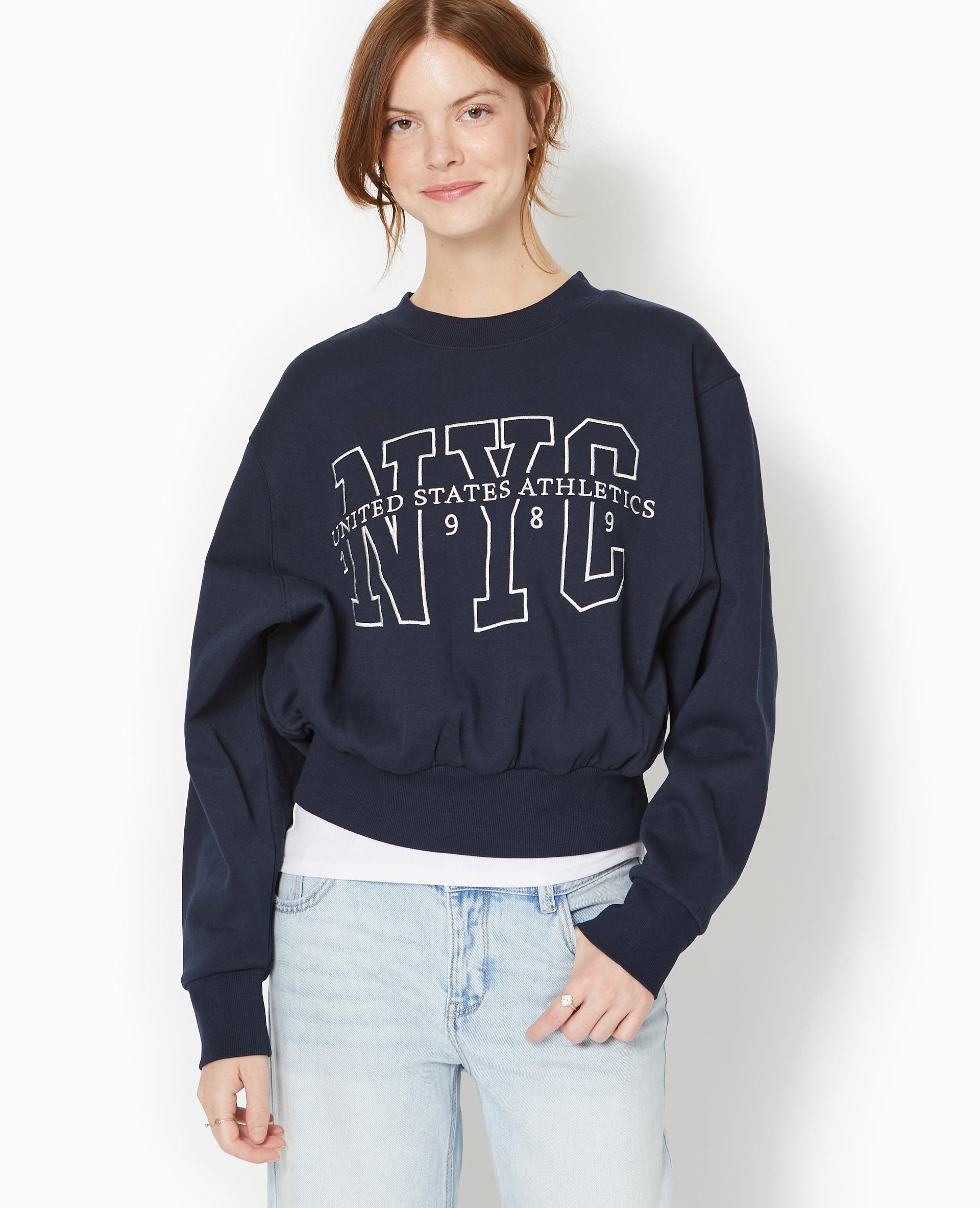 Sweat large brodé manches chauve-souris