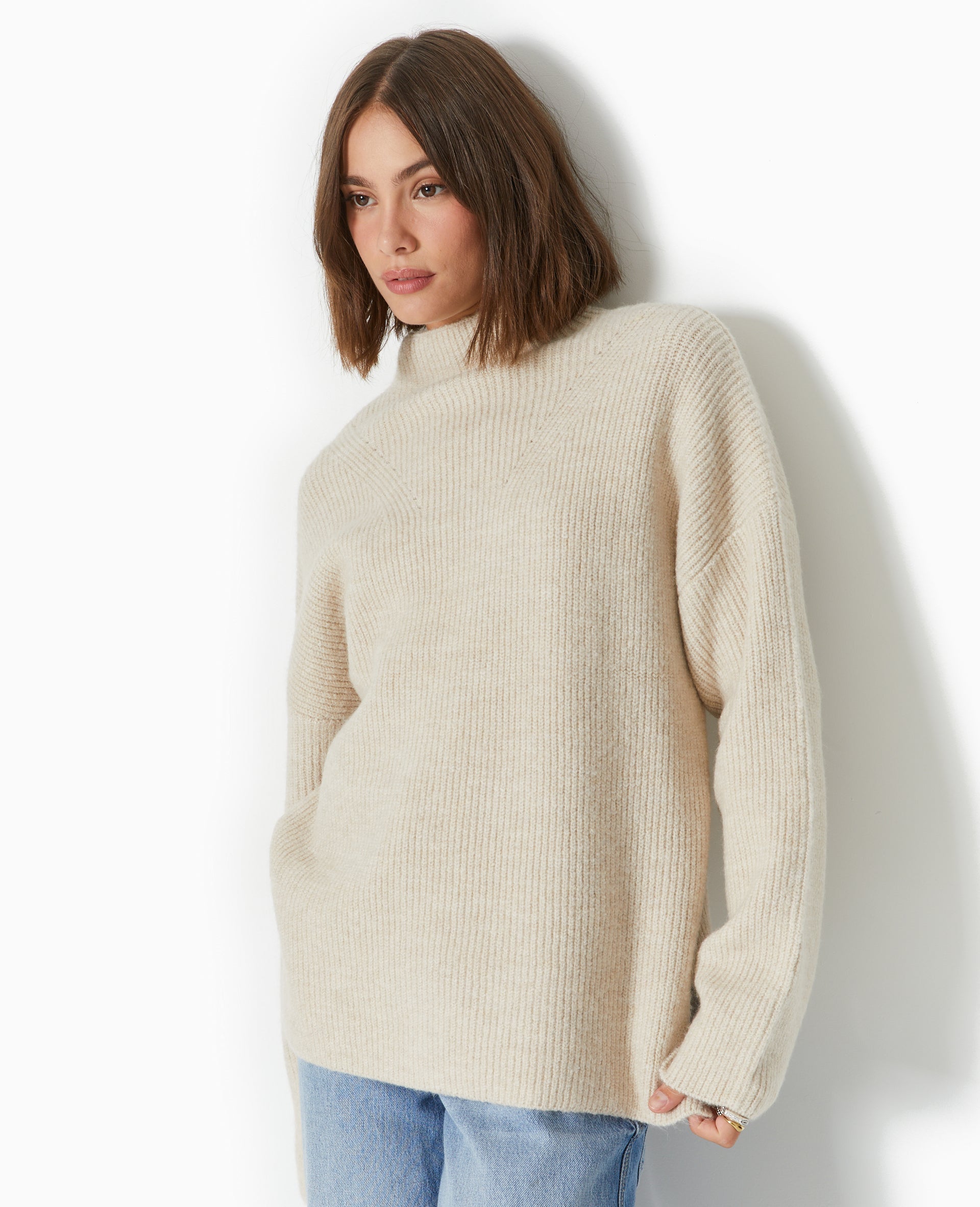 Pull col montant avec jeu de mailles