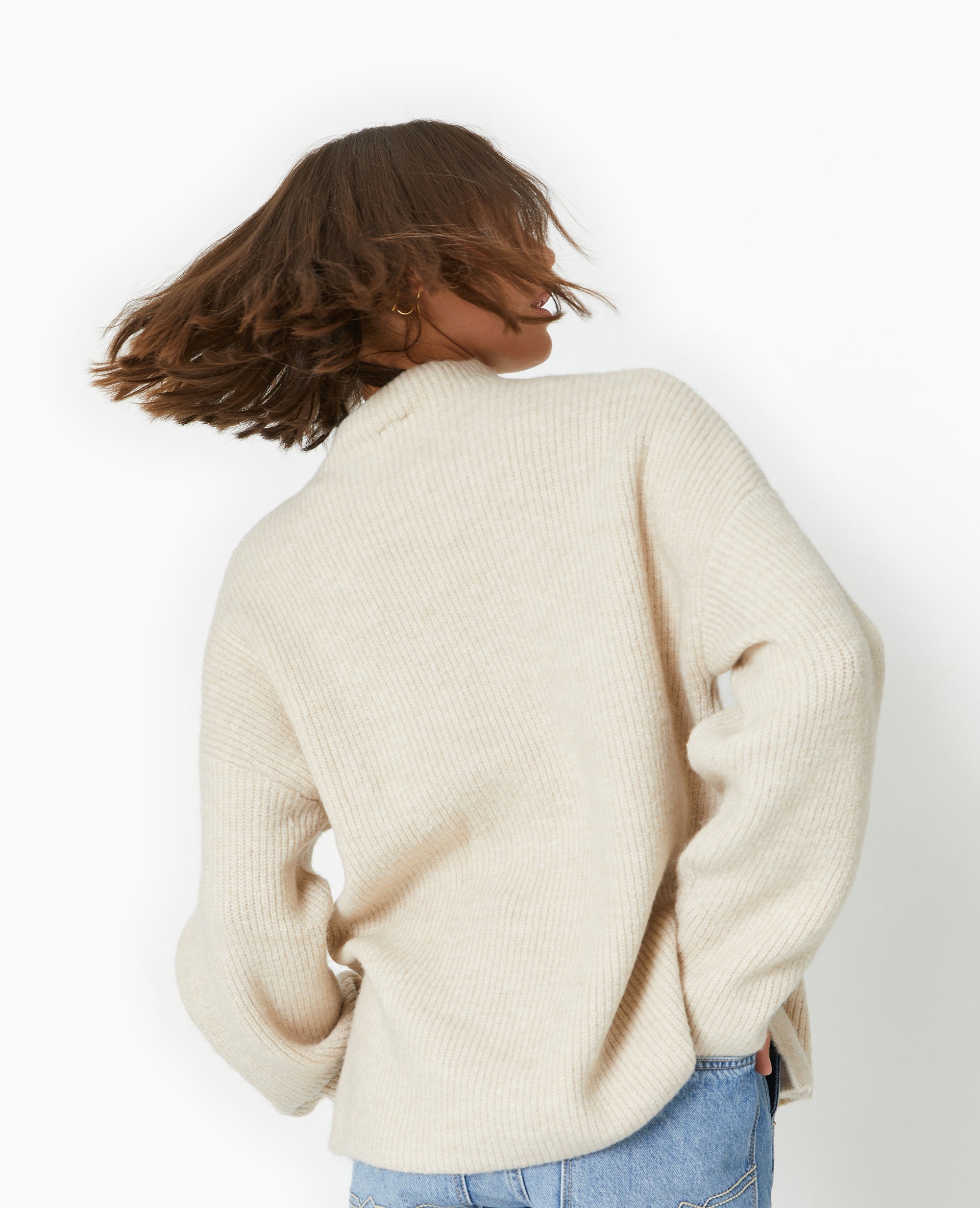 Pull col montant avec jeu de mailles