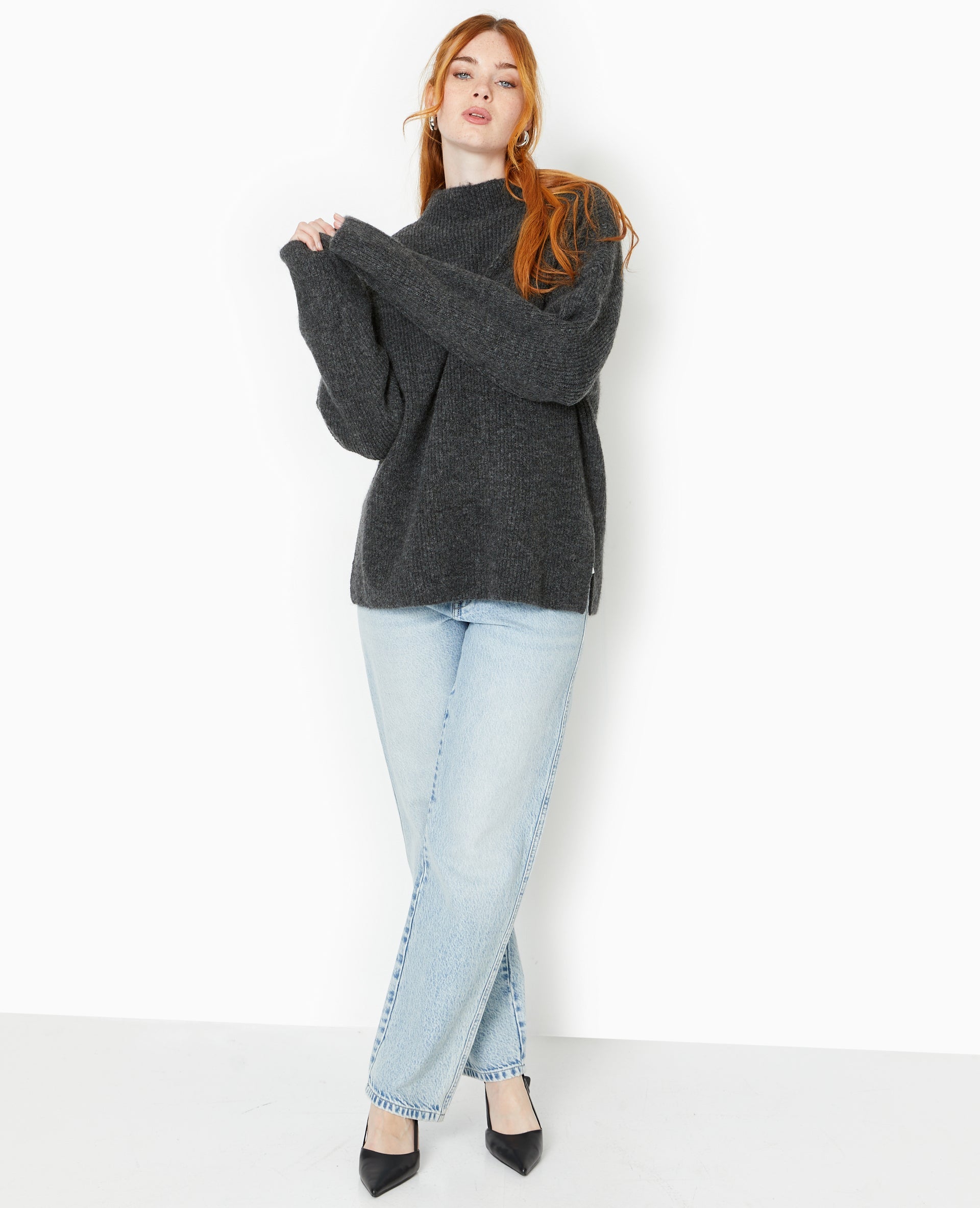 Pull col montant avec jeu de mailles