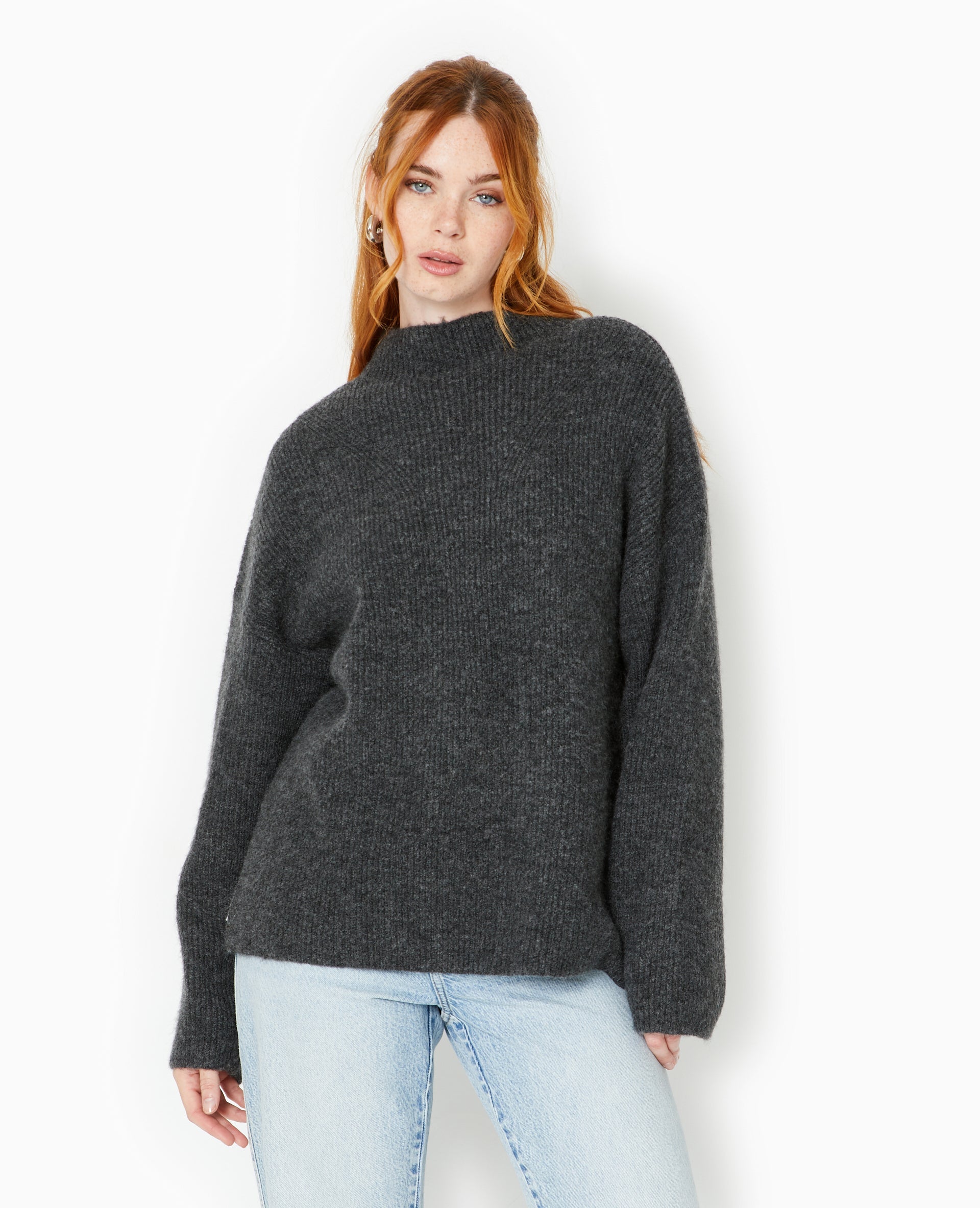 Pull col montant avec jeu de mailles