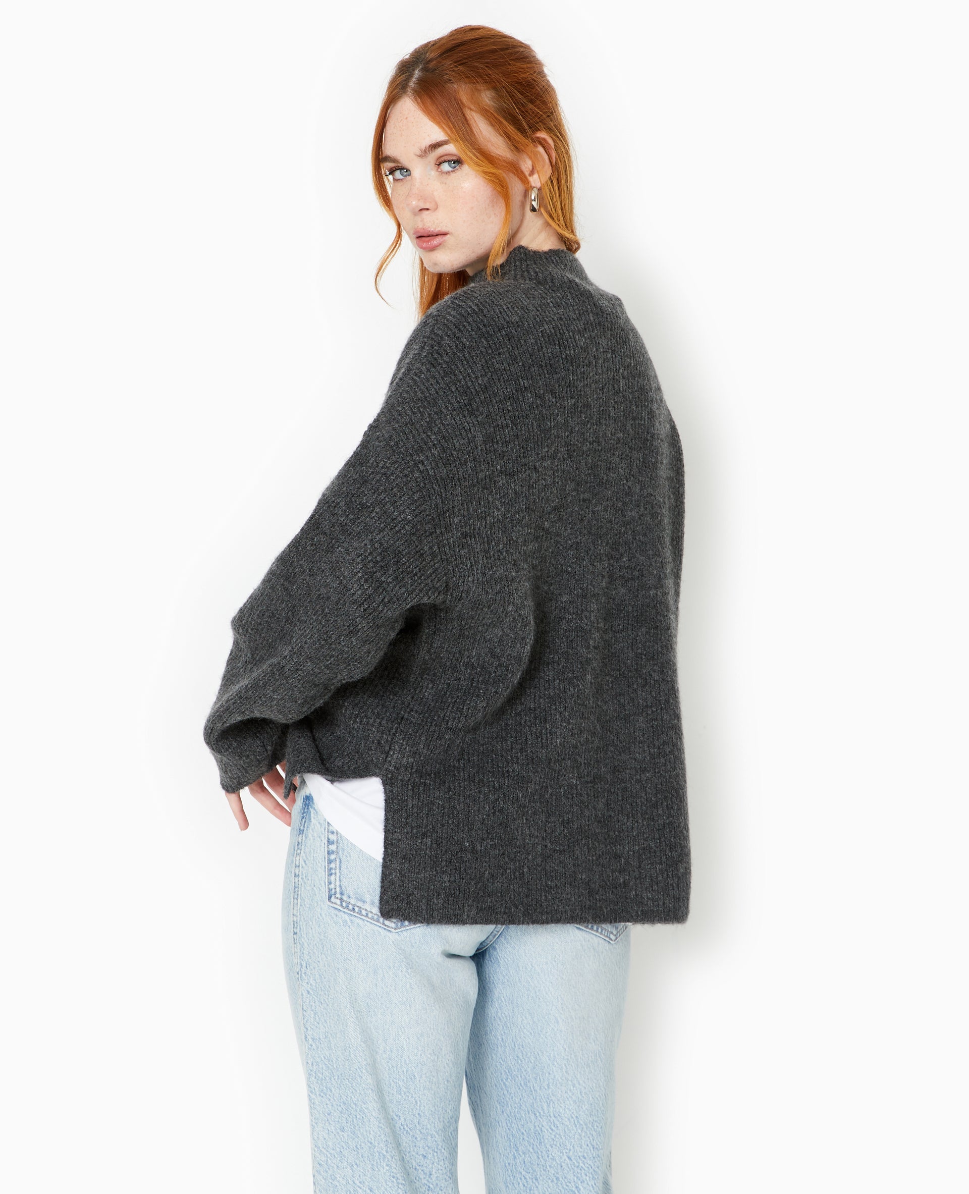 Pull col montant avec jeu de mailles