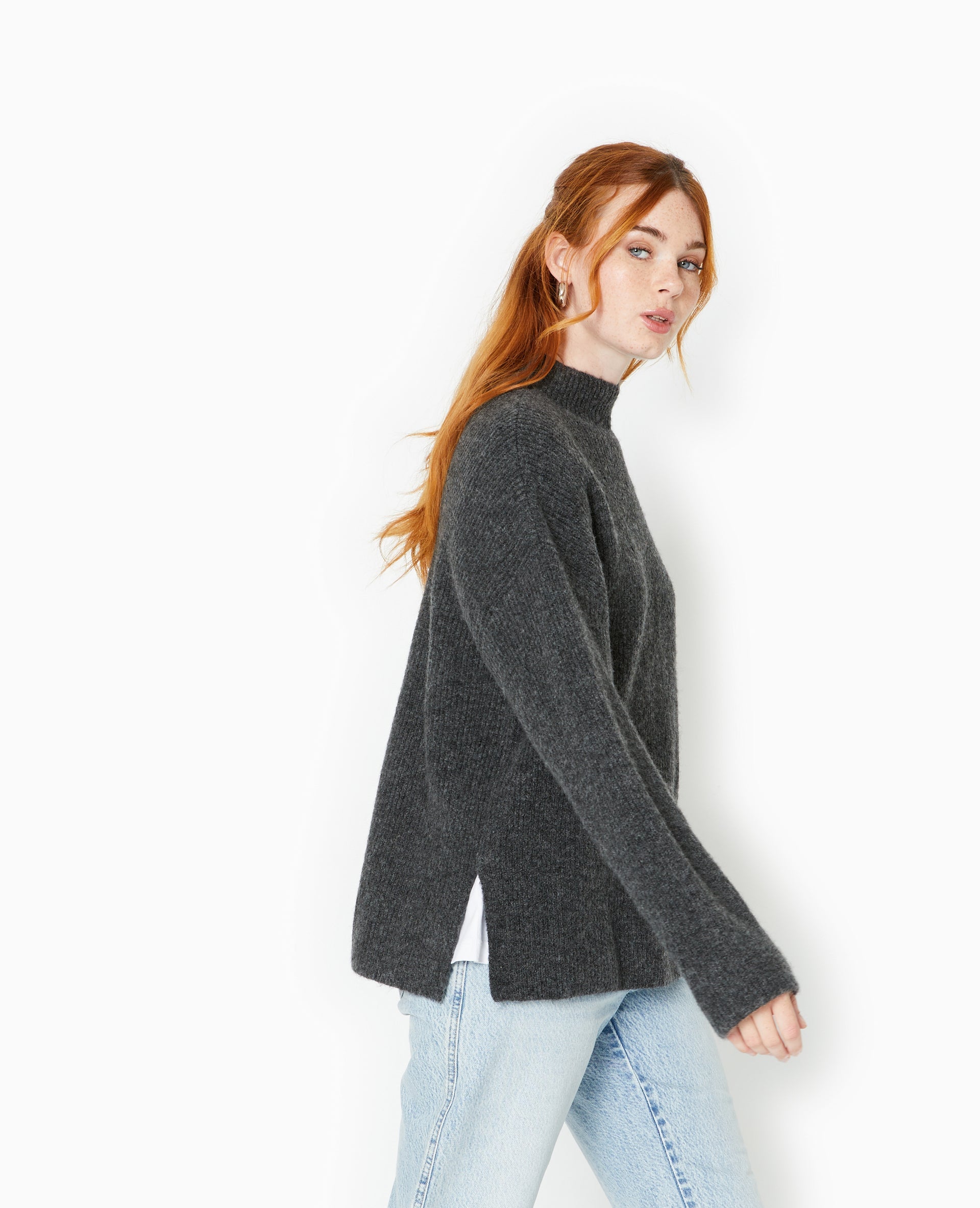 Pull col montant avec jeu de mailles