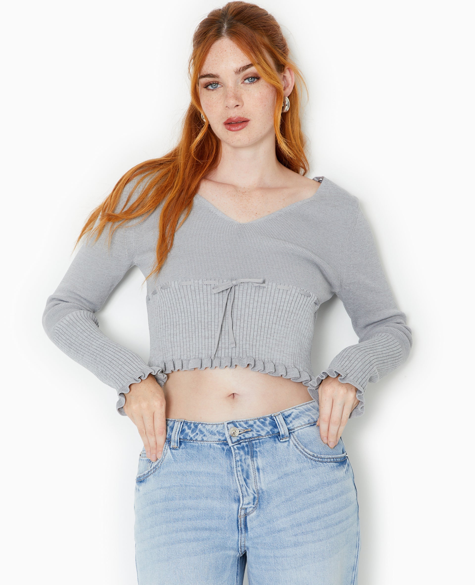 Pull fin col V avec lien coulissé