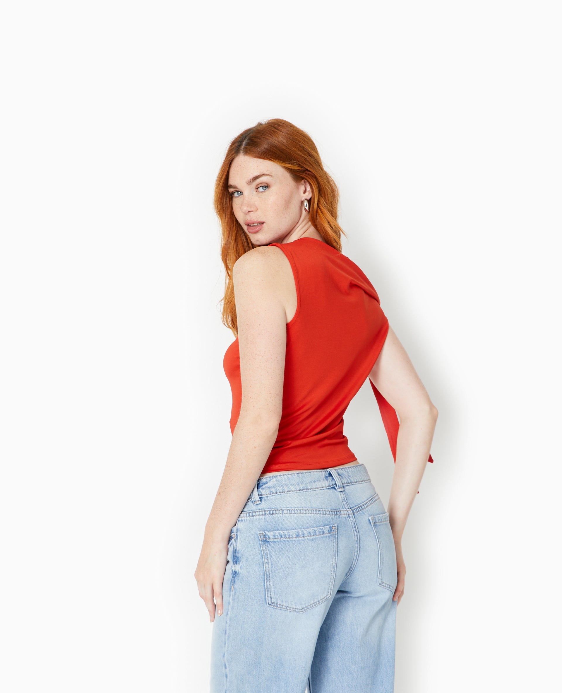 Top asymétrique avec nœud épaule